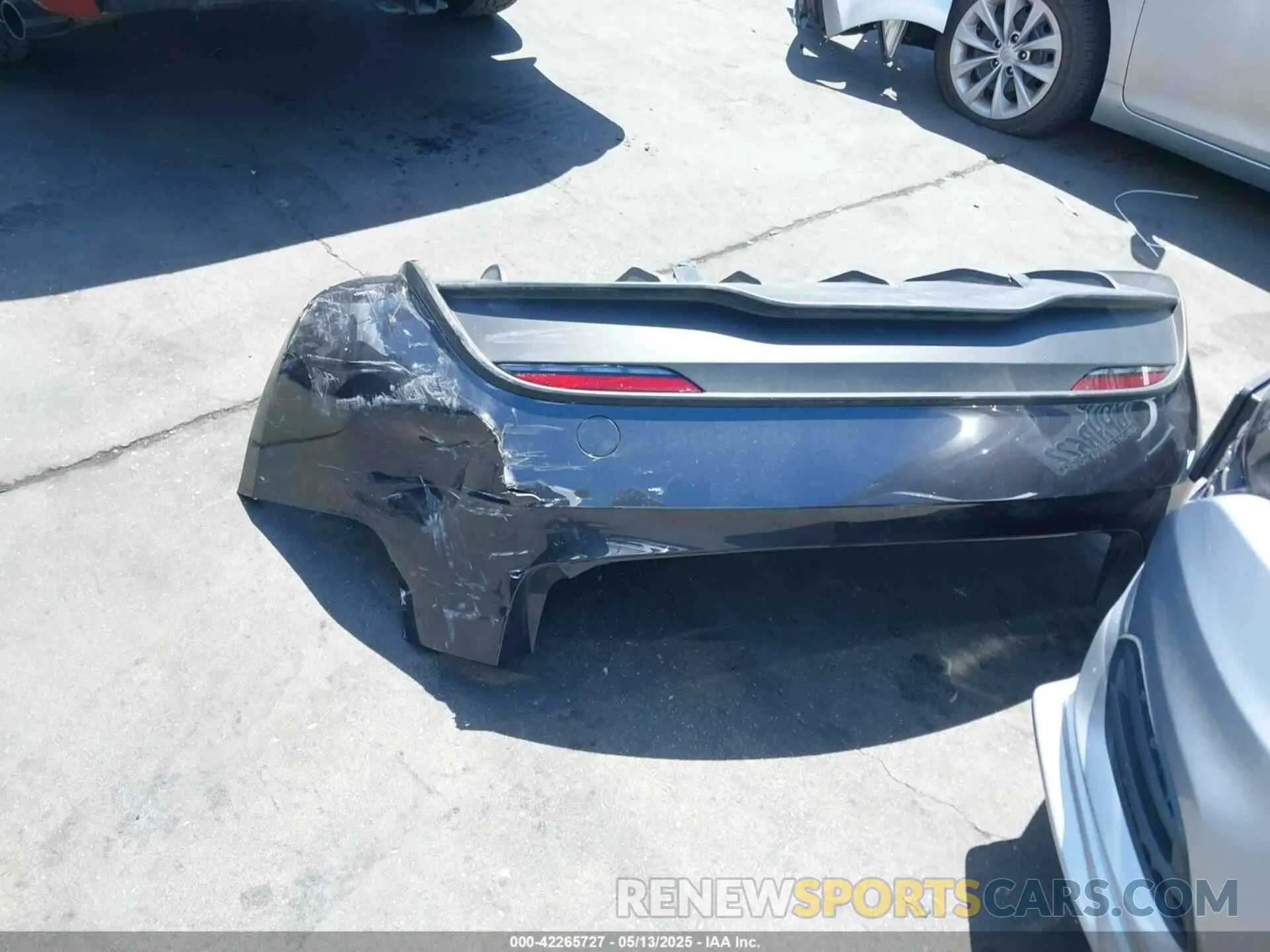 20 Photograph of a damaged car 5YJ3E1EA5SF915047 TESLA MODEL 3 2025