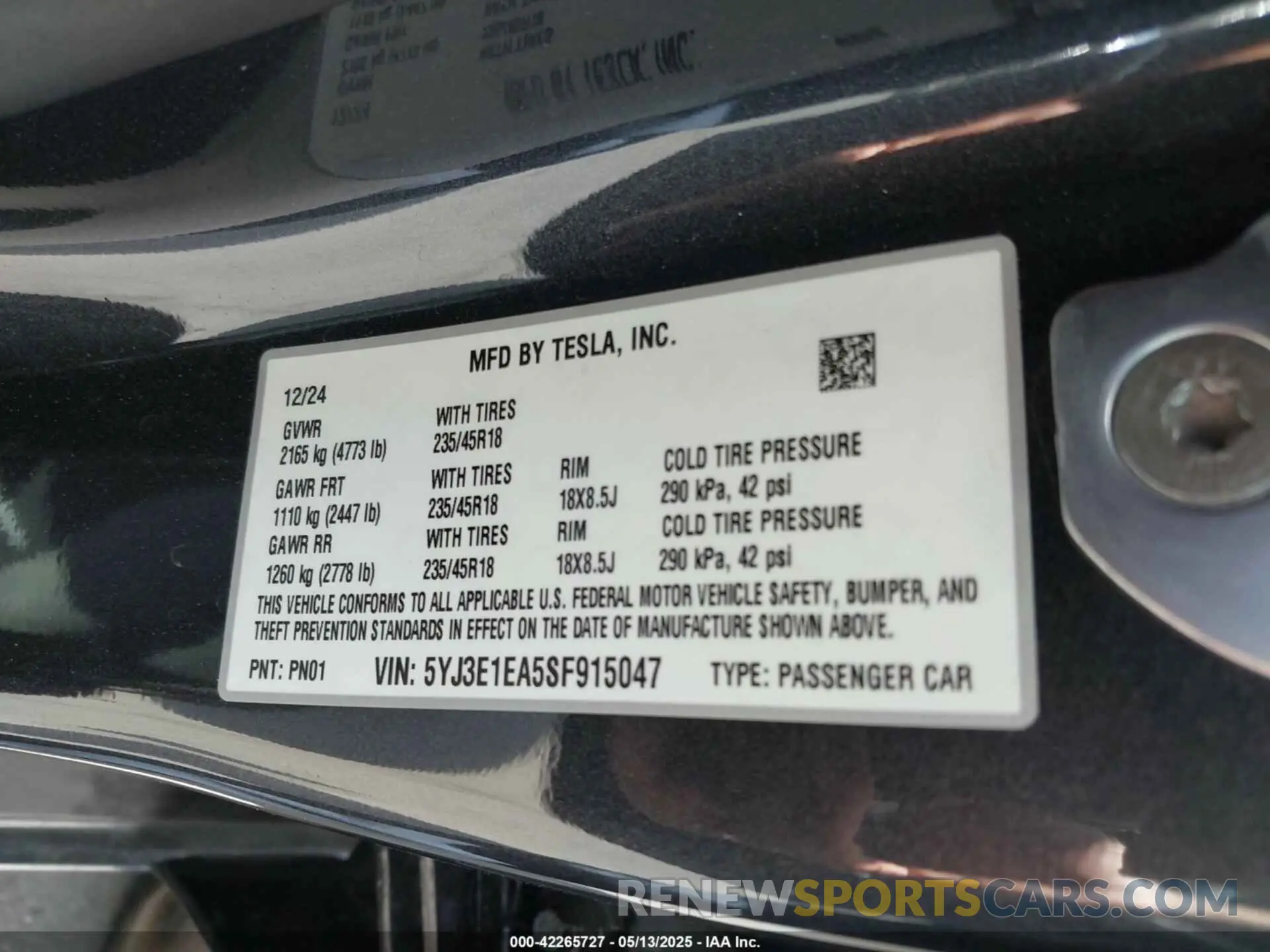 9 Photograph of a damaged car 5YJ3E1EA5SF915047 TESLA MODEL 3 2025