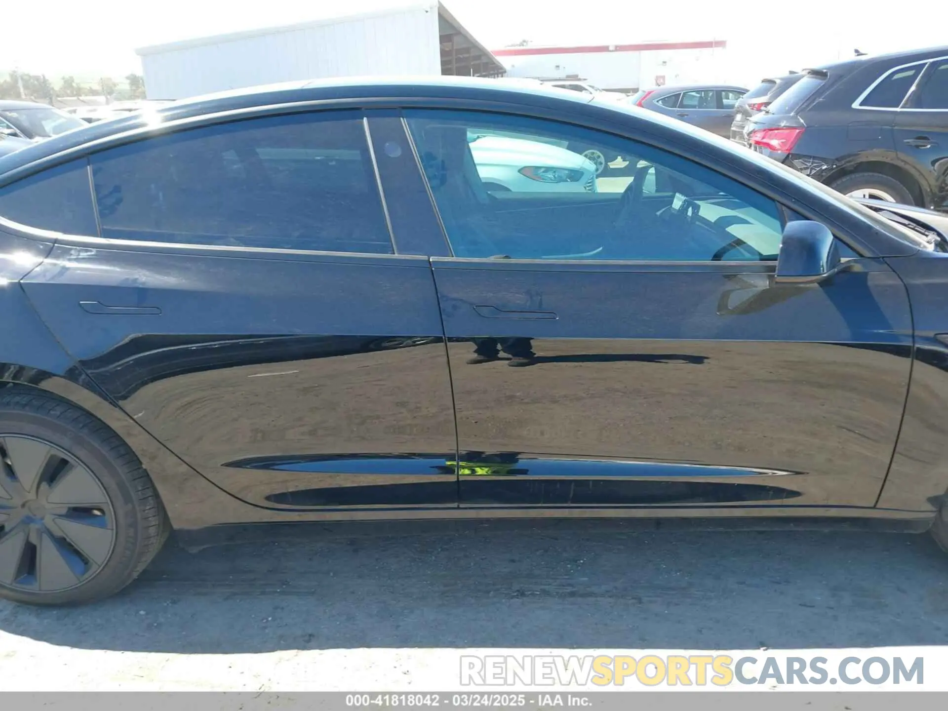 14 Photograph of a damaged car 5YJ3E1EA5SF919681 TESLA MODEL 3 2025