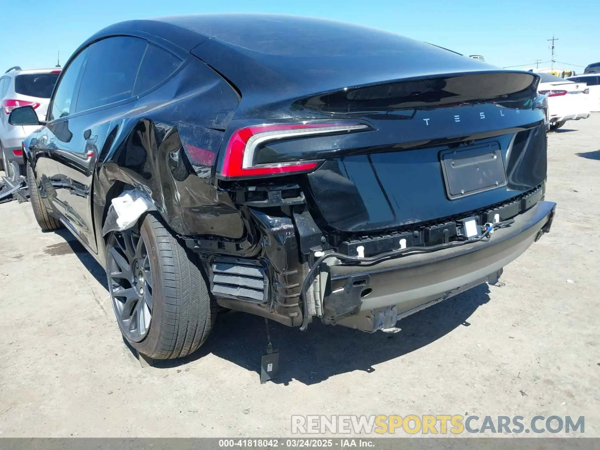 21 Photograph of a damaged car 5YJ3E1EA5SF919681 TESLA MODEL 3 2025