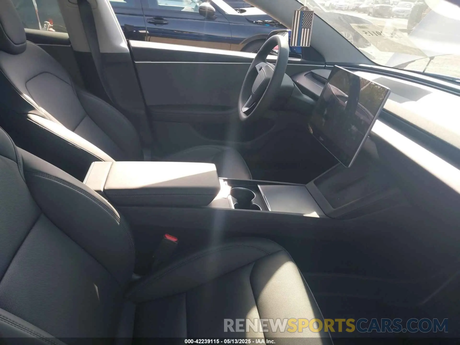 5 Photograph of a damaged car 5YJ3E1EA5SF935363 TESLA MODEL 3 2025