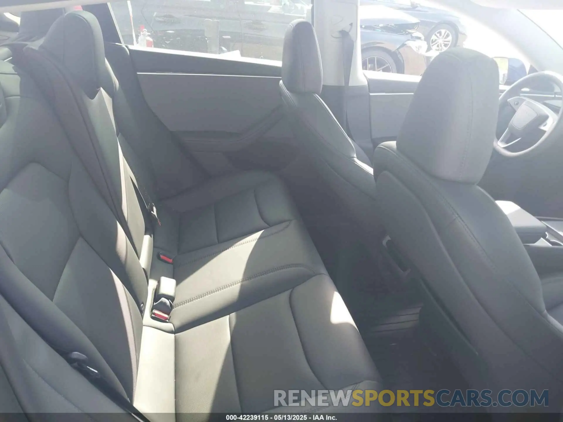 8 Photograph of a damaged car 5YJ3E1EA5SF935363 TESLA MODEL 3 2025
