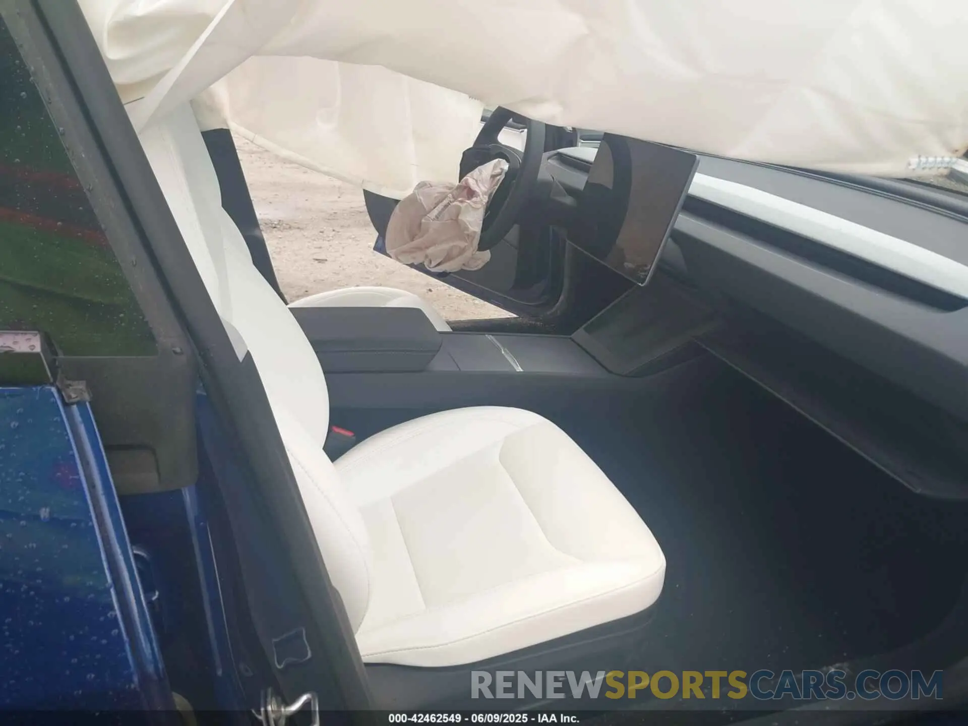 5 Photograph of a damaged car 5YJ3E1EA5SF972803 TESLA MODEL 3 2025