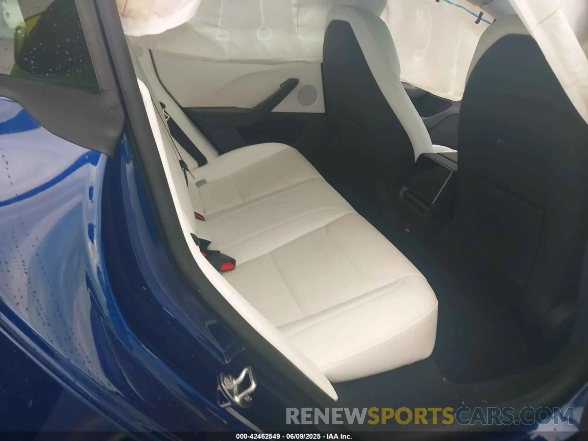 8 Photograph of a damaged car 5YJ3E1EA5SF972803 TESLA MODEL 3 2025
