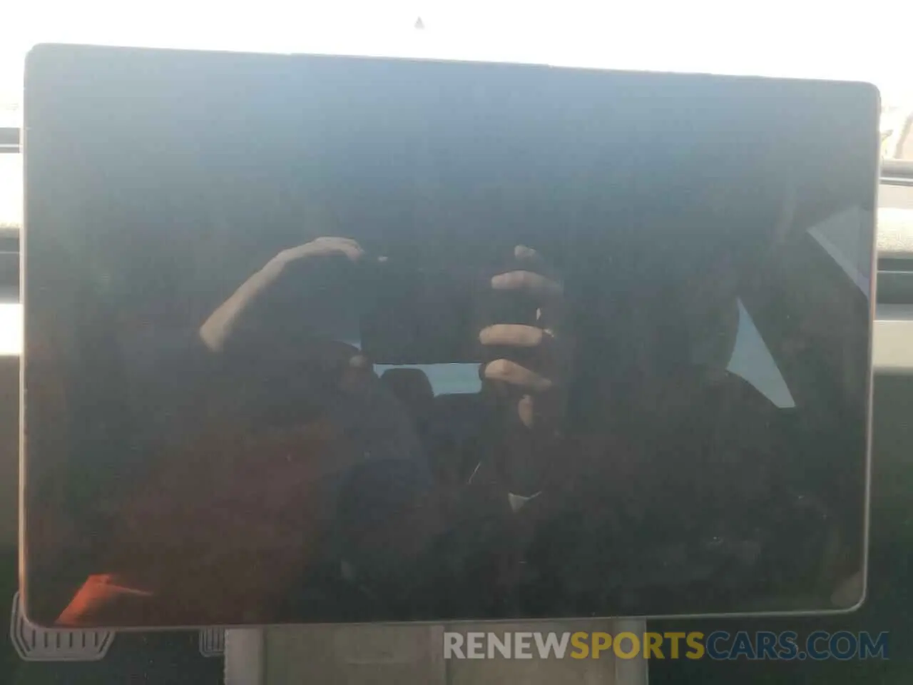9 Photograph of a damaged car 5YJ3E1EA6SF895973 TESLA MODEL 3 2025
