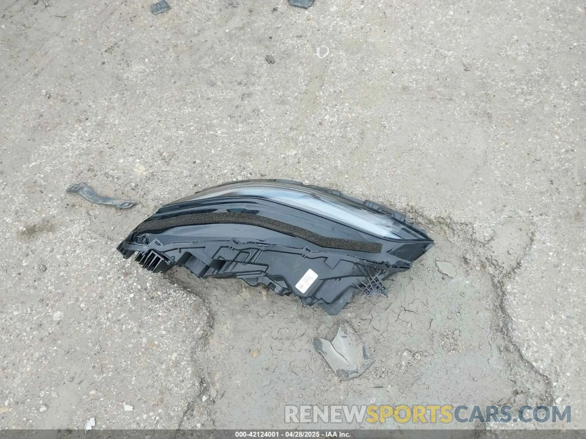 11 Photograph of a damaged car 5YJ3E1EA6SF904946 TESLA MODEL 3 2025