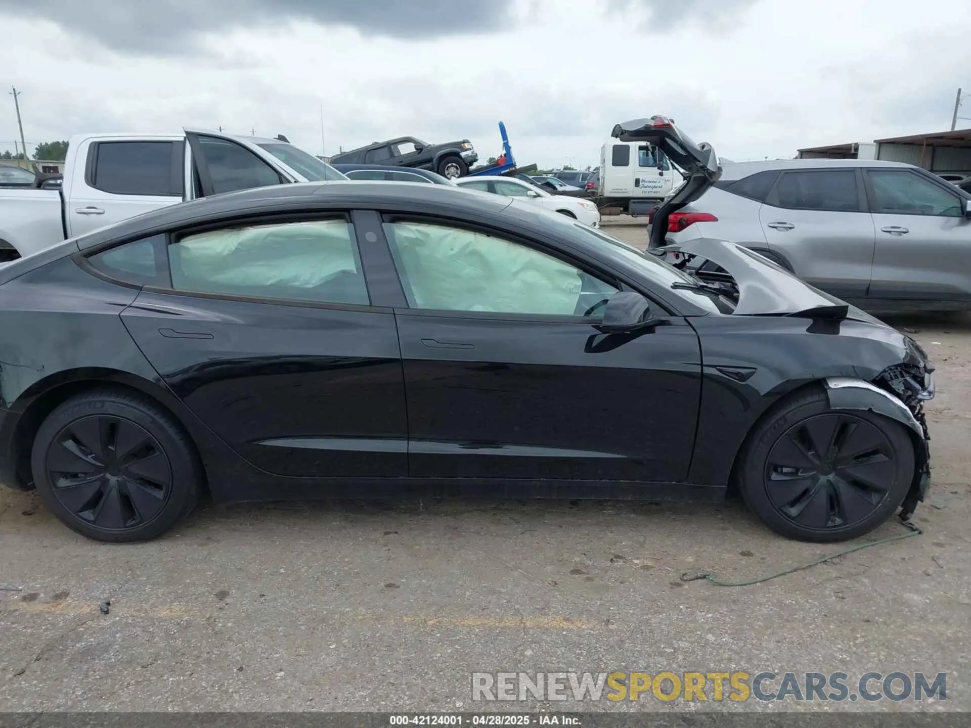 13 Photograph of a damaged car 5YJ3E1EA6SF904946 TESLA MODEL 3 2025