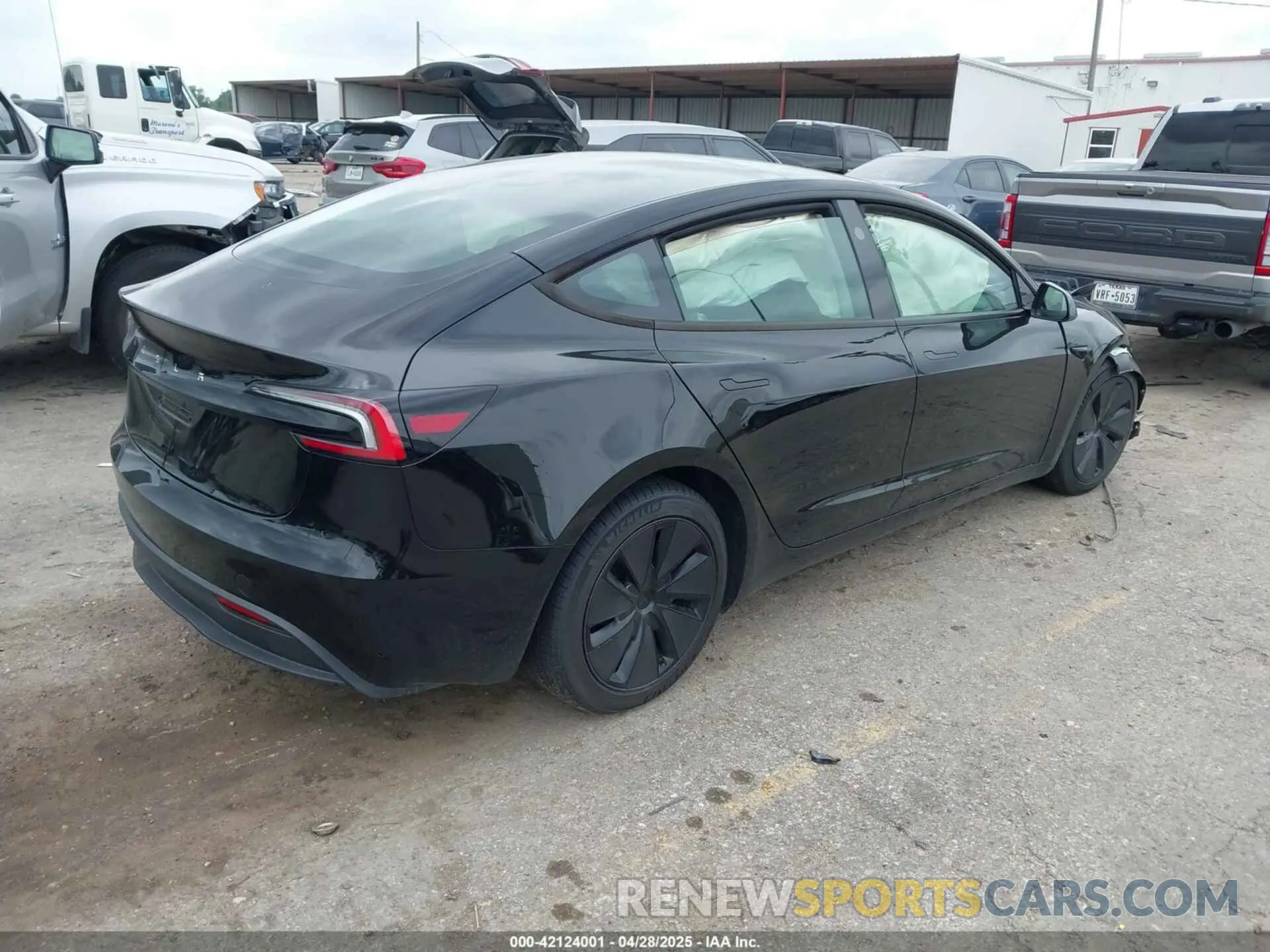 4 Photograph of a damaged car 5YJ3E1EA6SF904946 TESLA MODEL 3 2025