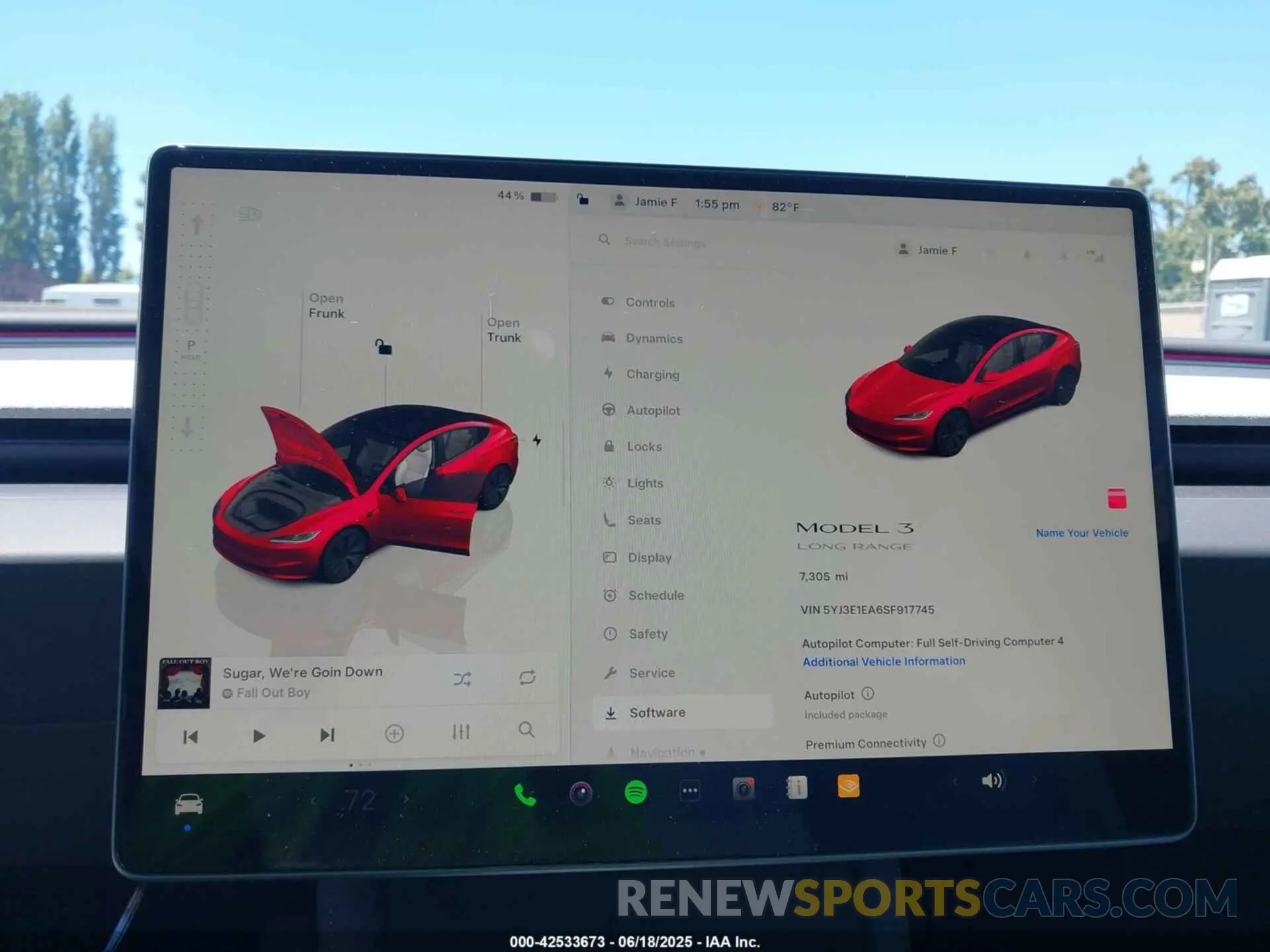 18 Photograph of a damaged car 5YJ3E1EA6SF917745 TESLA MODEL 3 2025