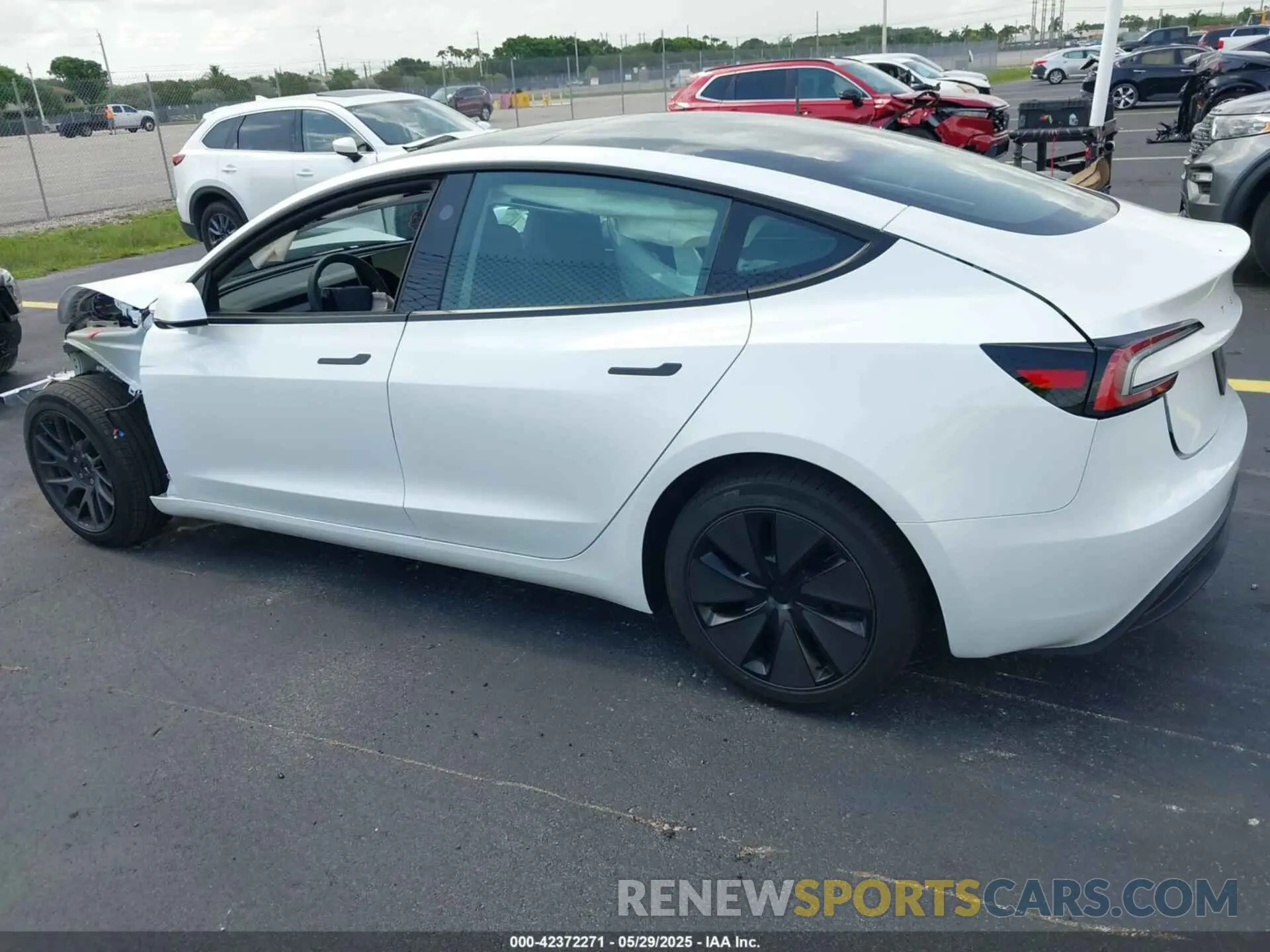 14 Photograph of a damaged car 5YJ3E1EA6SF926459 TESLA MODEL 3 2025