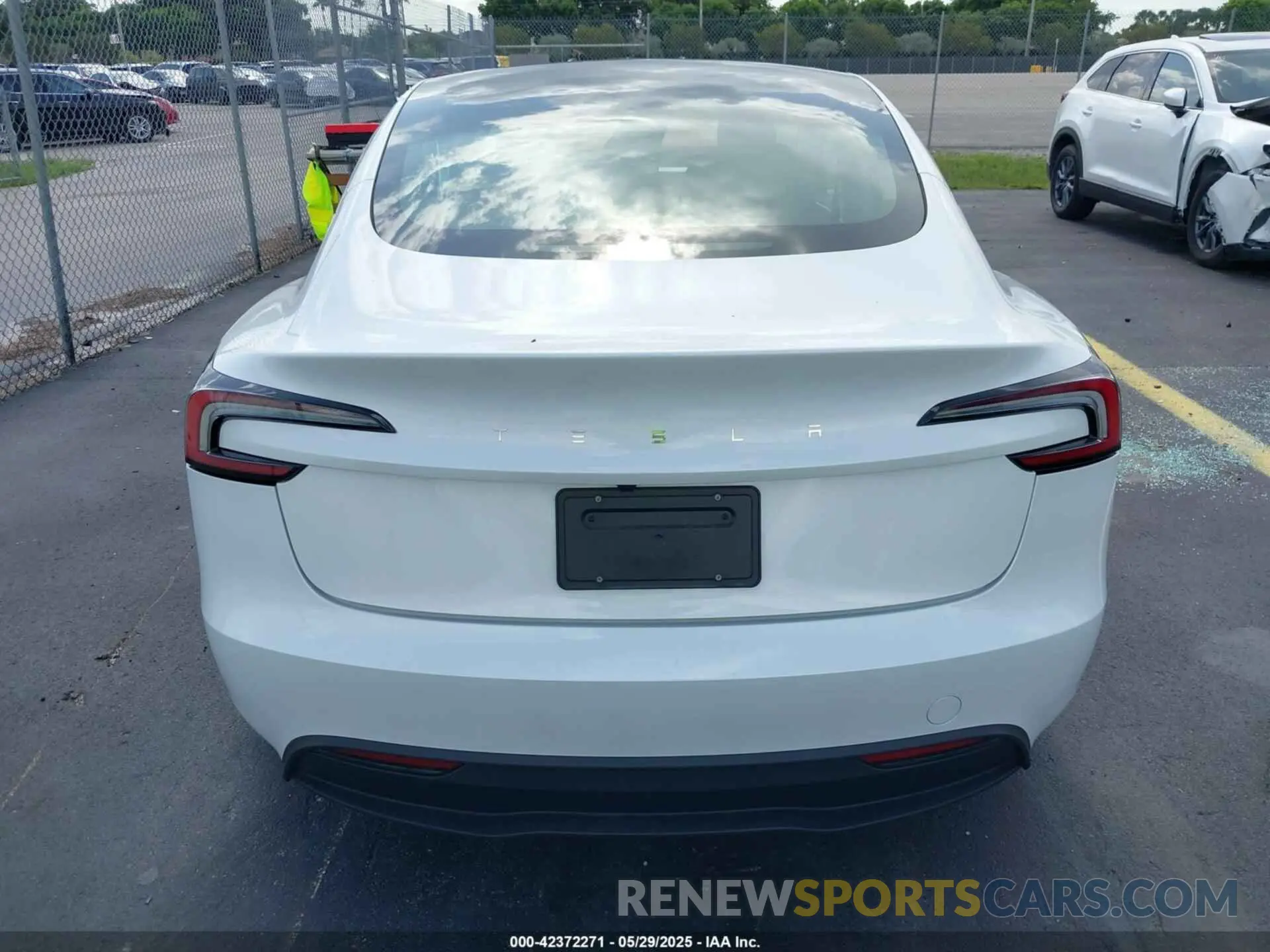 16 Photograph of a damaged car 5YJ3E1EA6SF926459 TESLA MODEL 3 2025