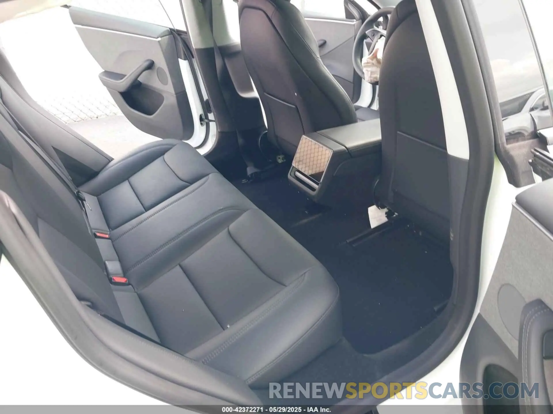 8 Photograph of a damaged car 5YJ3E1EA6SF926459 TESLA MODEL 3 2025