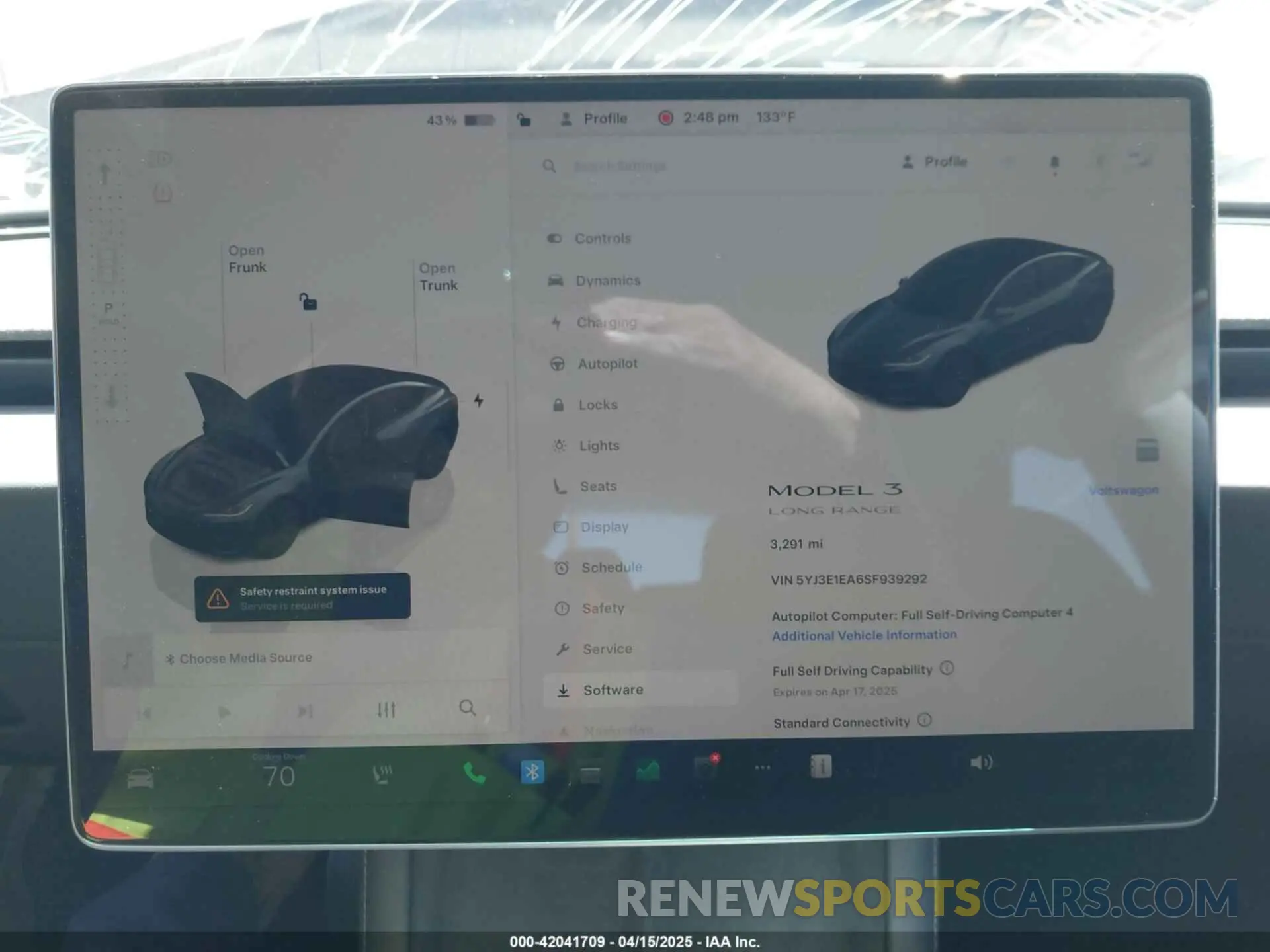 17 Photograph of a damaged car 5YJ3E1EA6SF939292 TESLA MODEL 3 2025