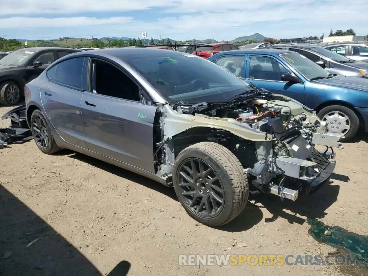 4 Photograph of a damaged car 5YJ3E1EA6SF976908 TESLA MODEL 3 2025
