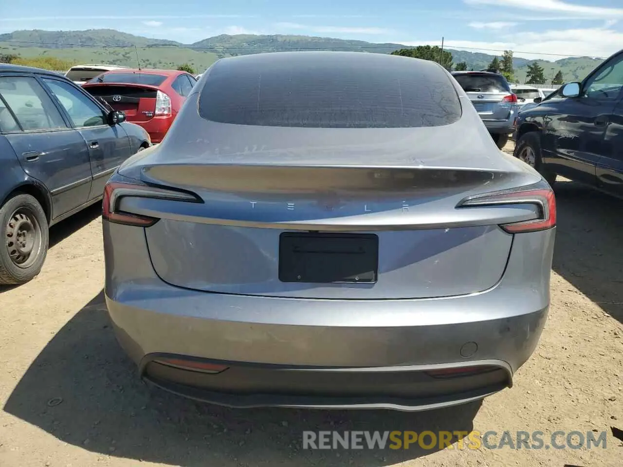 6 Photograph of a damaged car 5YJ3E1EA6SF976908 TESLA MODEL 3 2025