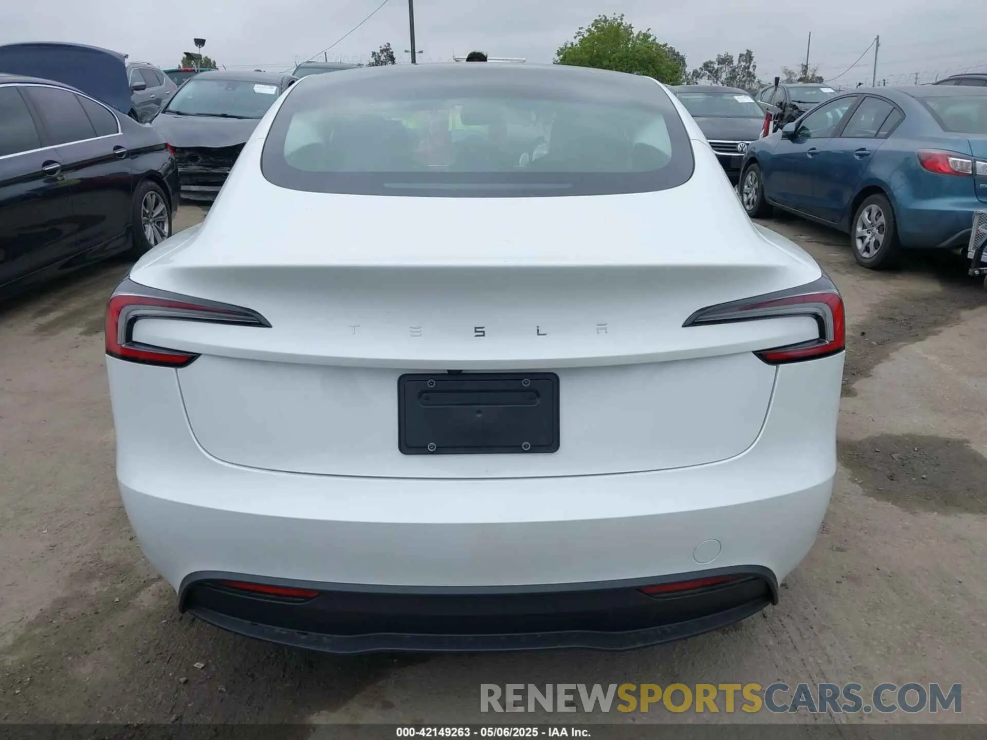 16 Photograph of a damaged car 5YJ3E1EA6SF988976 TESLA MODEL 3 2025