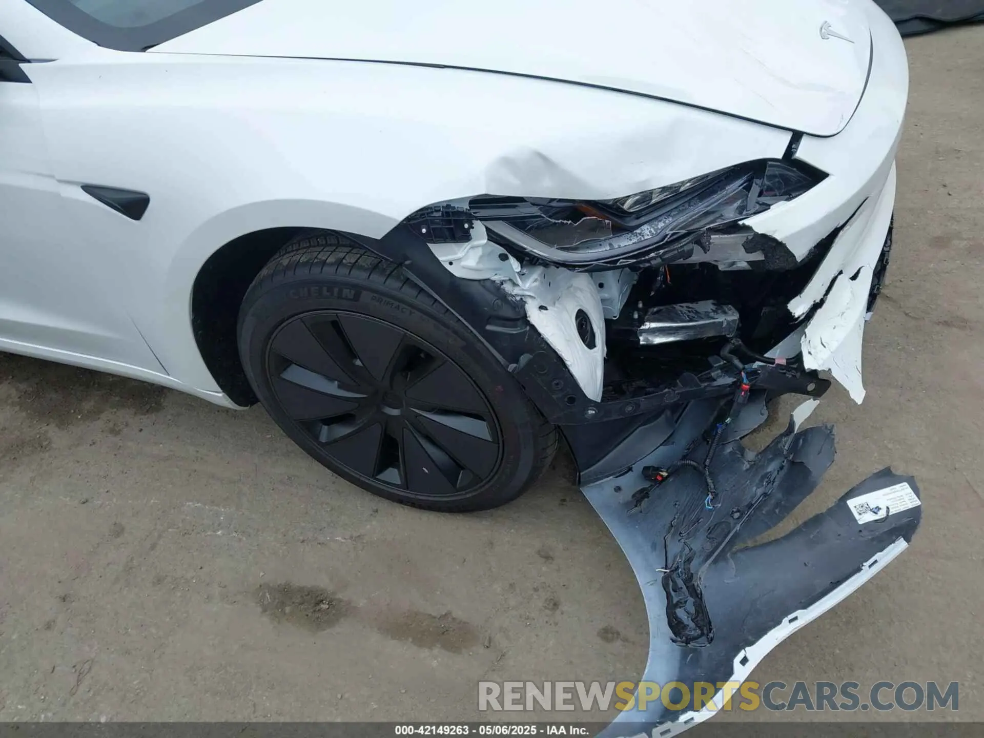 20 Photograph of a damaged car 5YJ3E1EA6SF988976 TESLA MODEL 3 2025