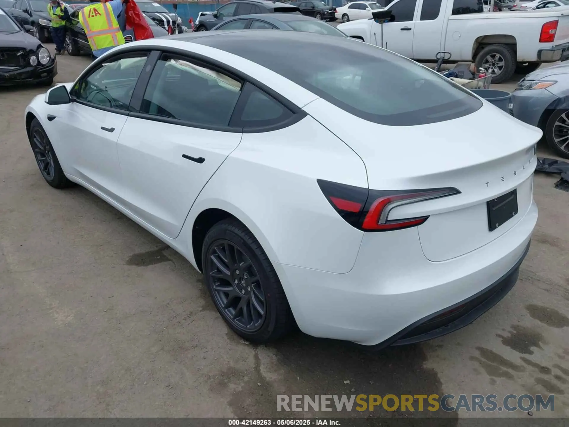 3 Photograph of a damaged car 5YJ3E1EA6SF988976 TESLA MODEL 3 2025