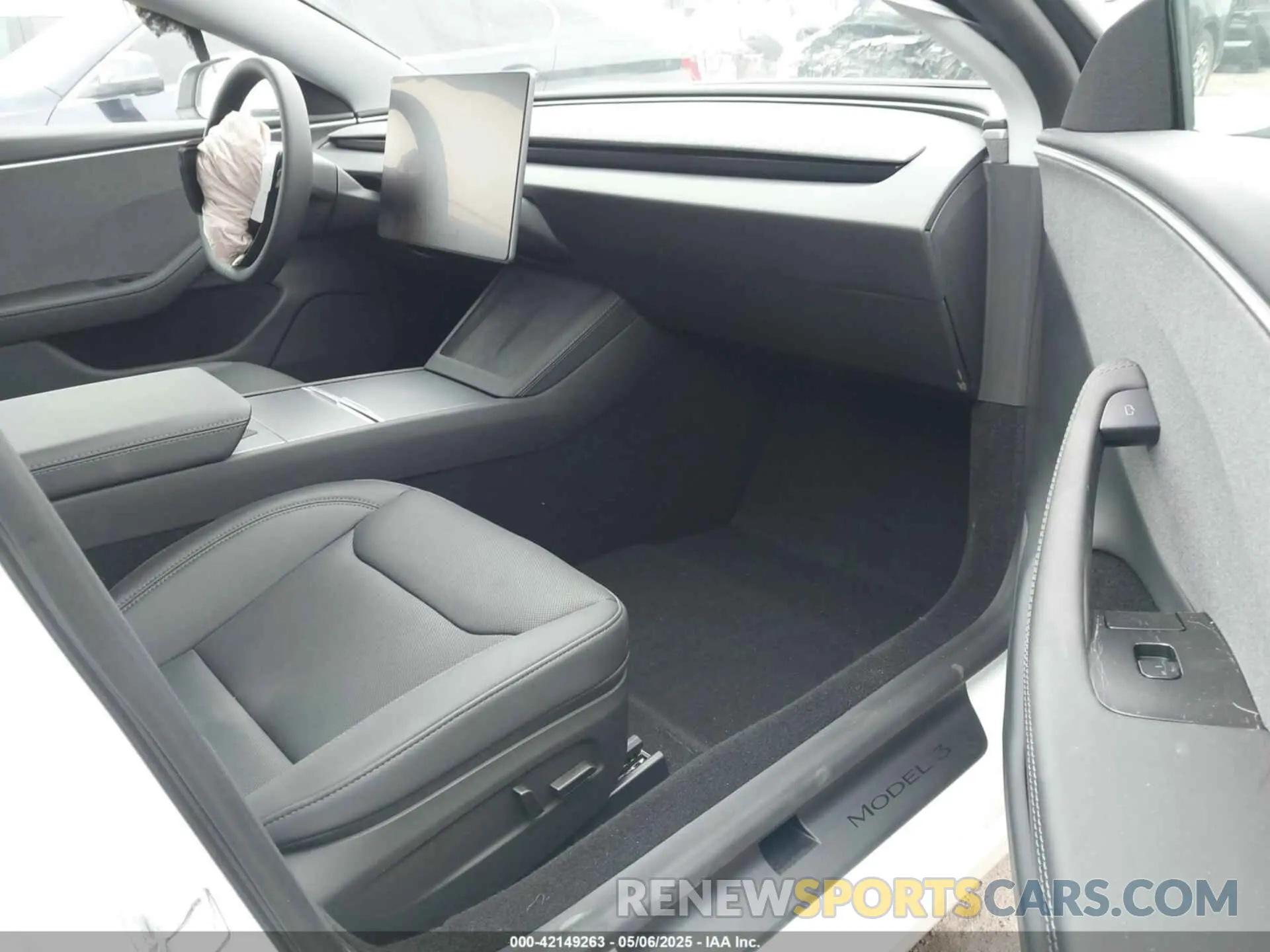 5 Photograph of a damaged car 5YJ3E1EA6SF988976 TESLA MODEL 3 2025