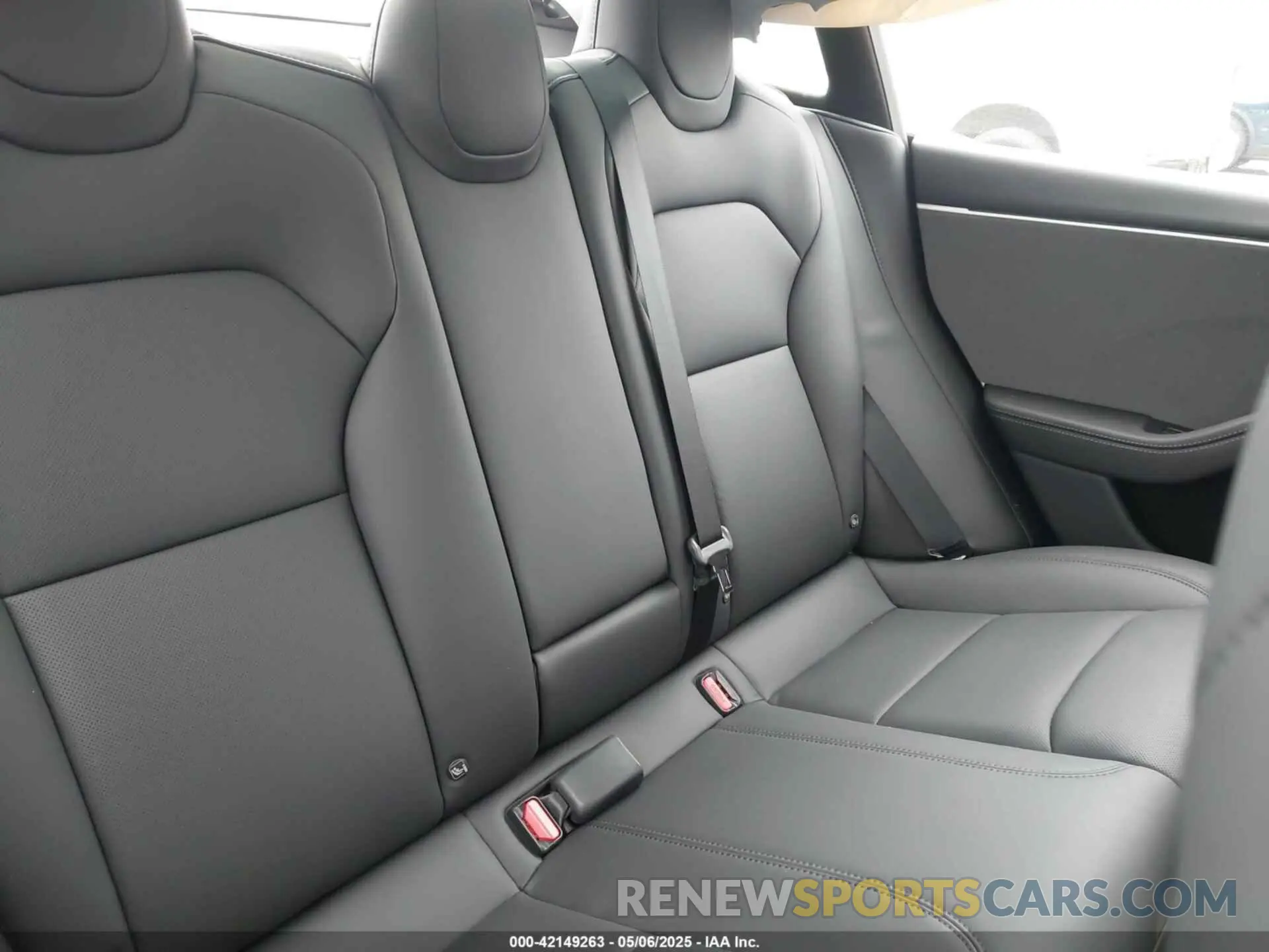 8 Photograph of a damaged car 5YJ3E1EA6SF988976 TESLA MODEL 3 2025