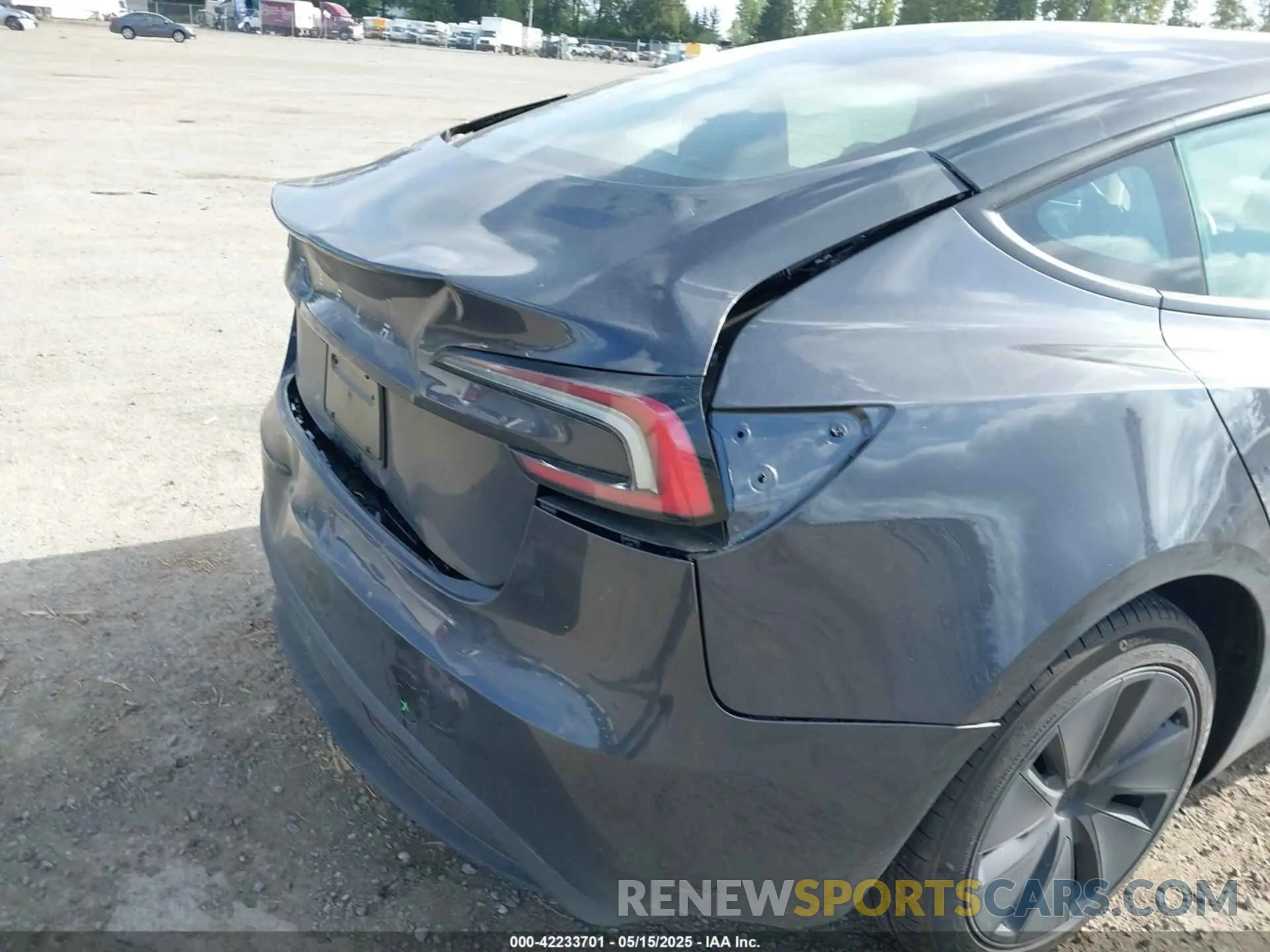 20 Photograph of a damaged car 5YJ3E1EA7SF887557 TESLA MODEL 3 2025