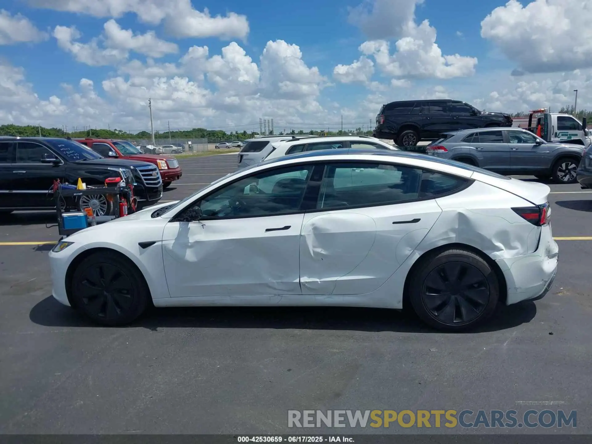 14 Photograph of a damaged car 5YJ3E1EA7SF897151 TESLA MODEL 3 2025