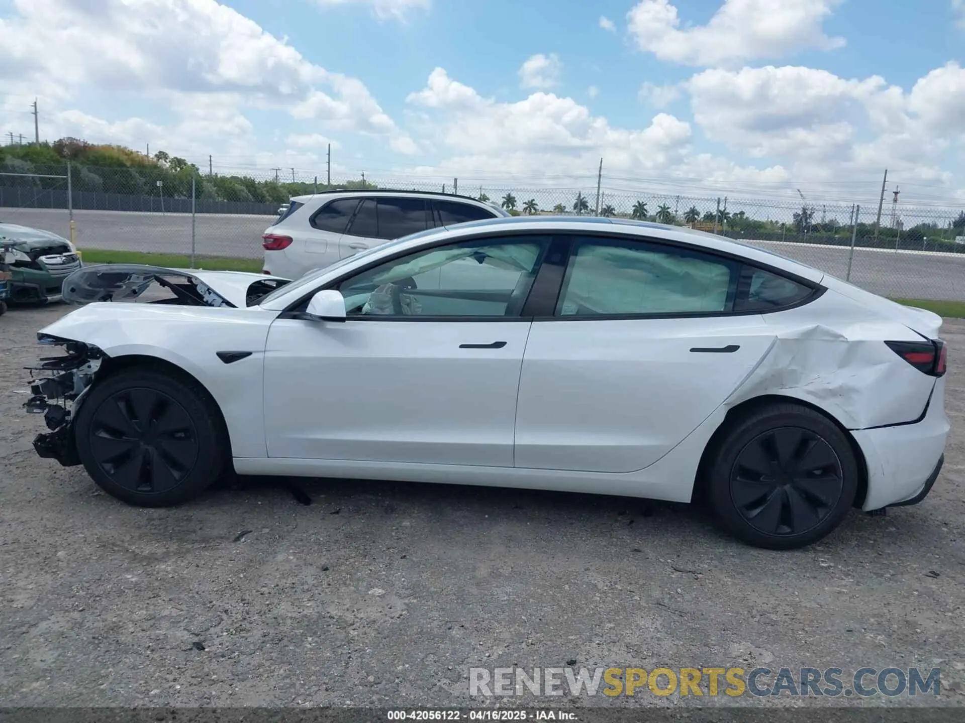14 Photograph of a damaged car 5YJ3E1EA7SF903675 TESLA MODEL 3 2025