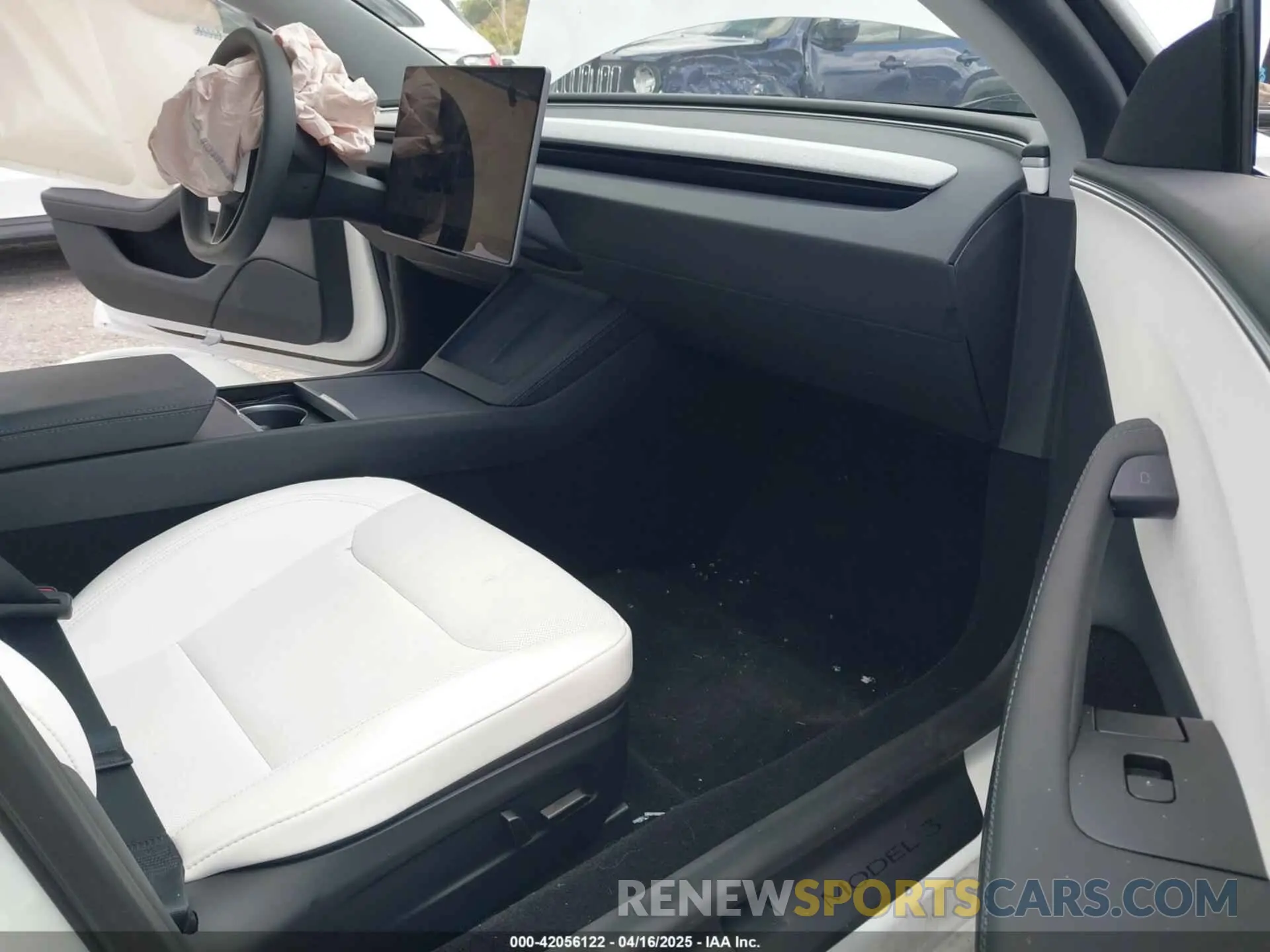 5 Photograph of a damaged car 5YJ3E1EA7SF903675 TESLA MODEL 3 2025
