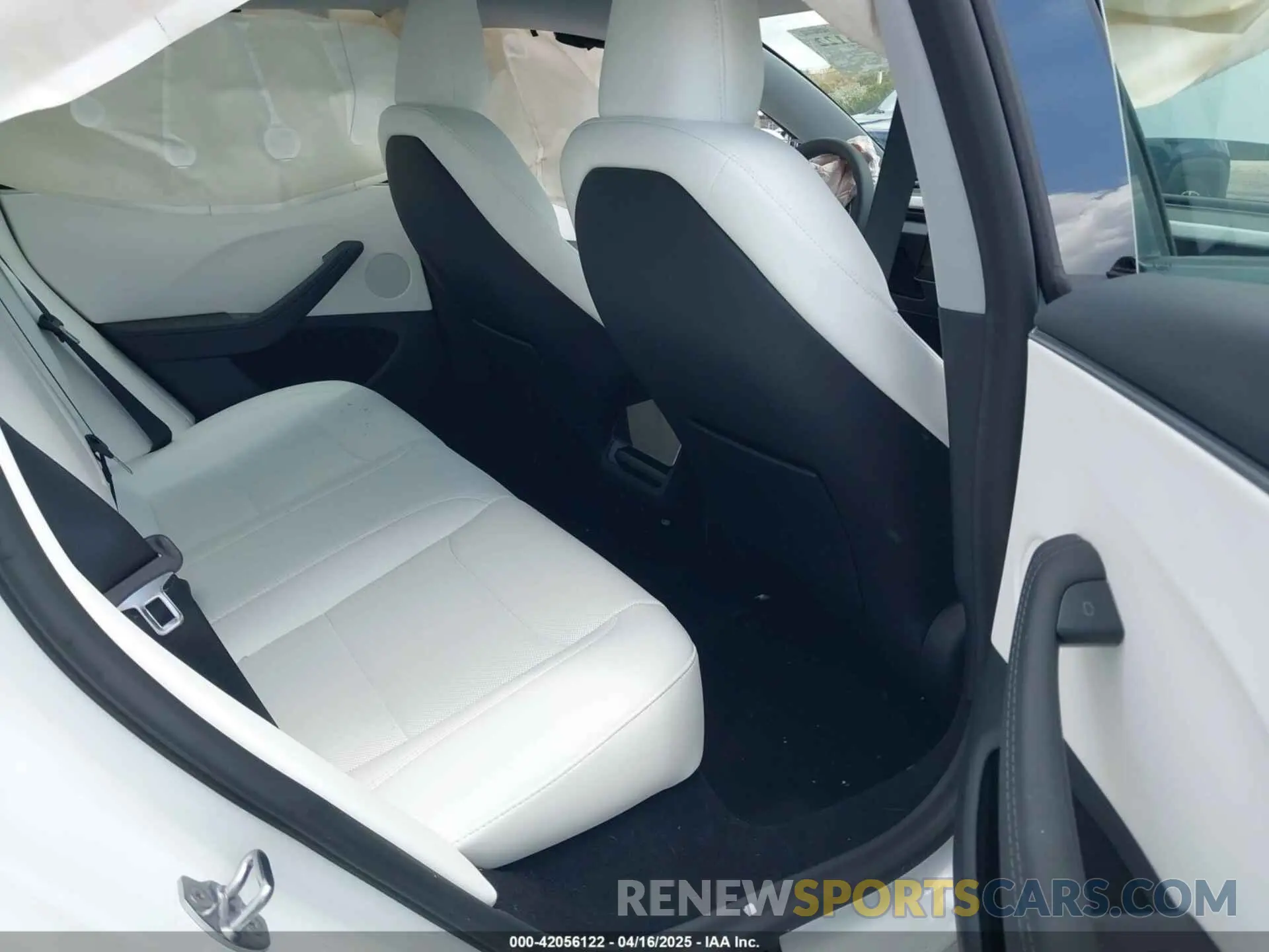 8 Photograph of a damaged car 5YJ3E1EA7SF903675 TESLA MODEL 3 2025