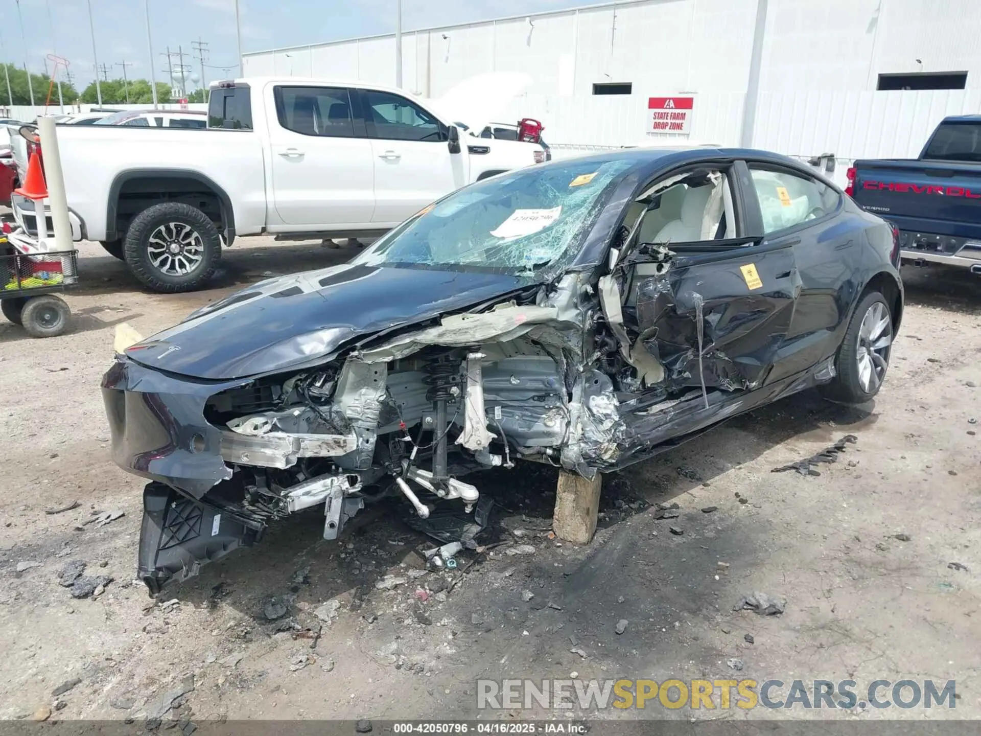 2 Photograph of a damaged car 5YJ3E1EA7SF940886 TESLA MODEL 3 2025