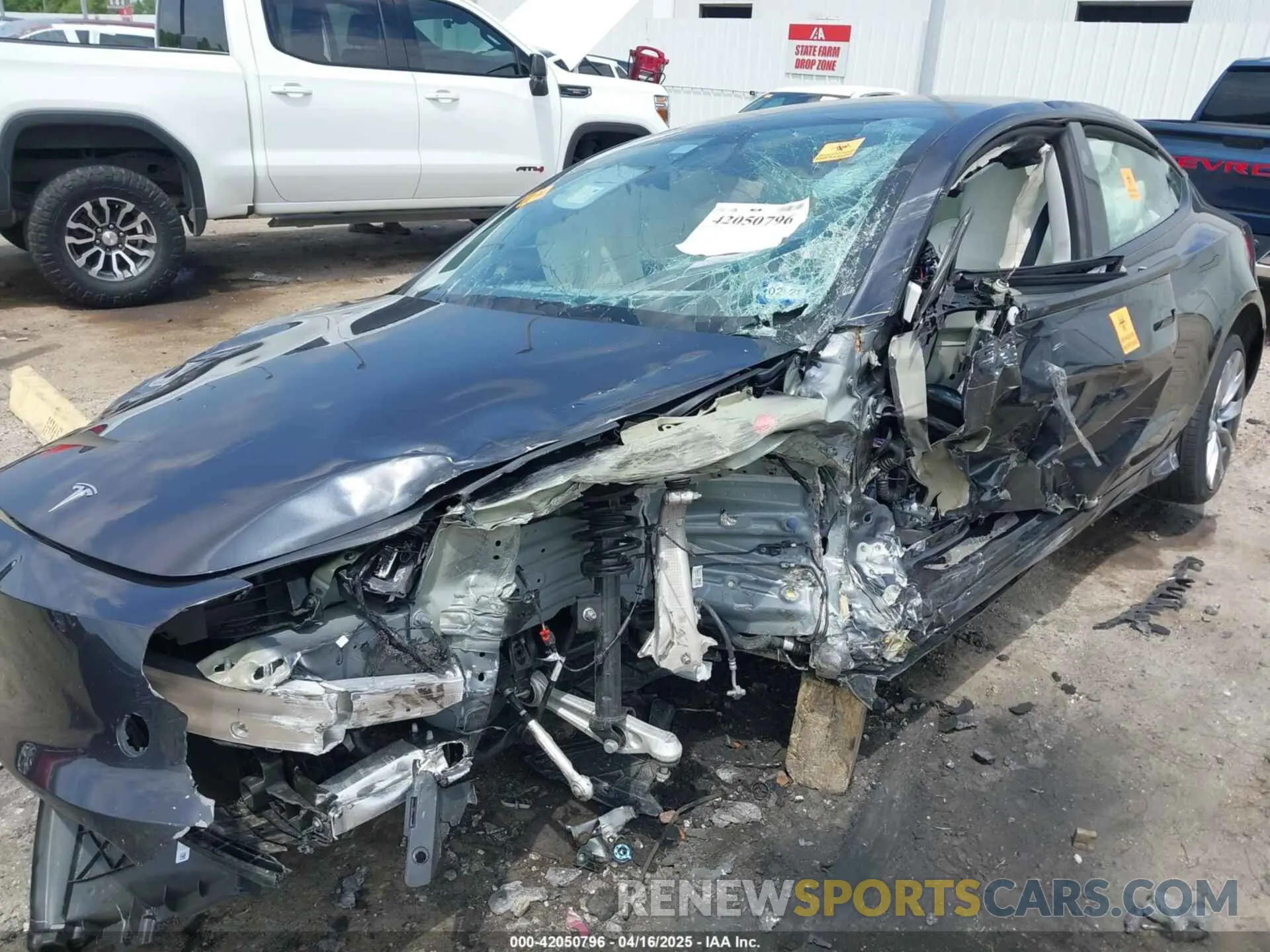 6 Photograph of a damaged car 5YJ3E1EA7SF940886 TESLA MODEL 3 2025