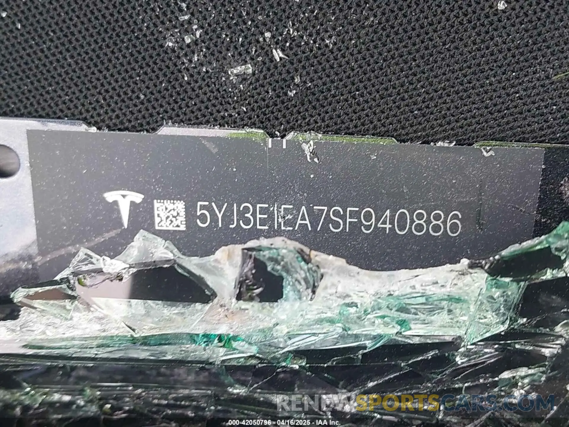 9 Photograph of a damaged car 5YJ3E1EA7SF940886 TESLA MODEL 3 2025
