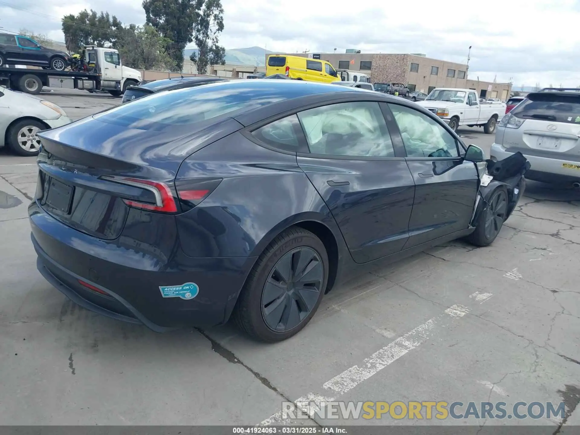 4 Photograph of a damaged car 5YJ3E1EA8SF914801 TESLA MODEL 3 2025