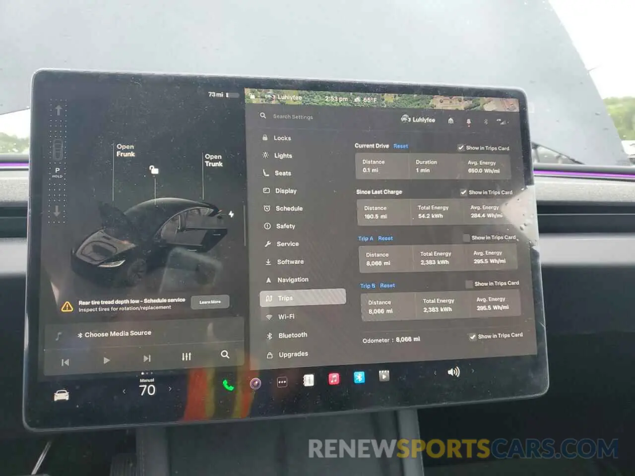 9 Photograph of a damaged car 5YJ3E1EA9SF882117 TESLA MODEL 3 2025