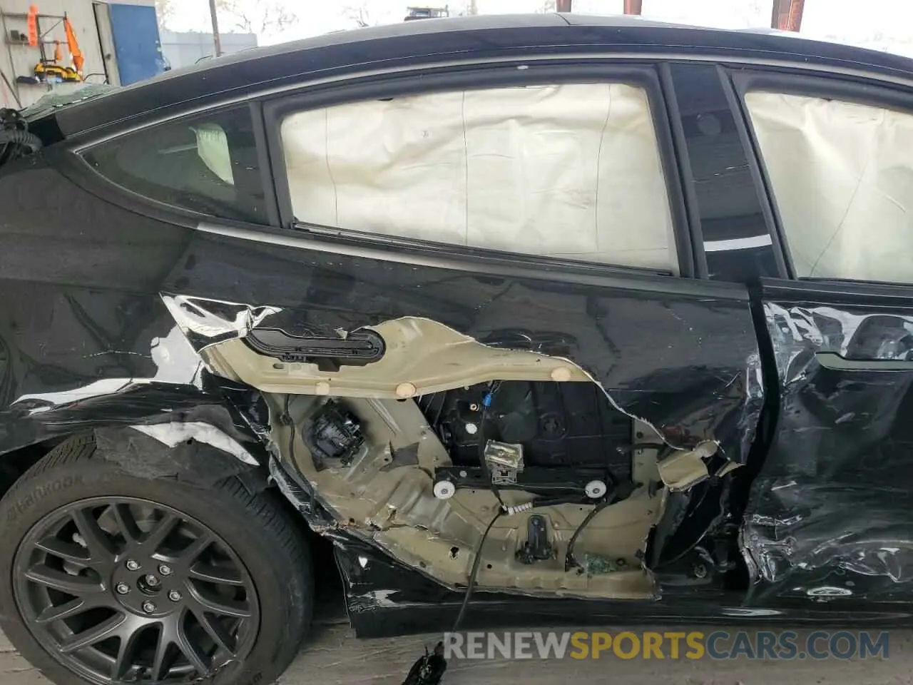 10 Photograph of a damaged car 5YJ3E1EA9SF910465 TESLA MODEL 3 2025