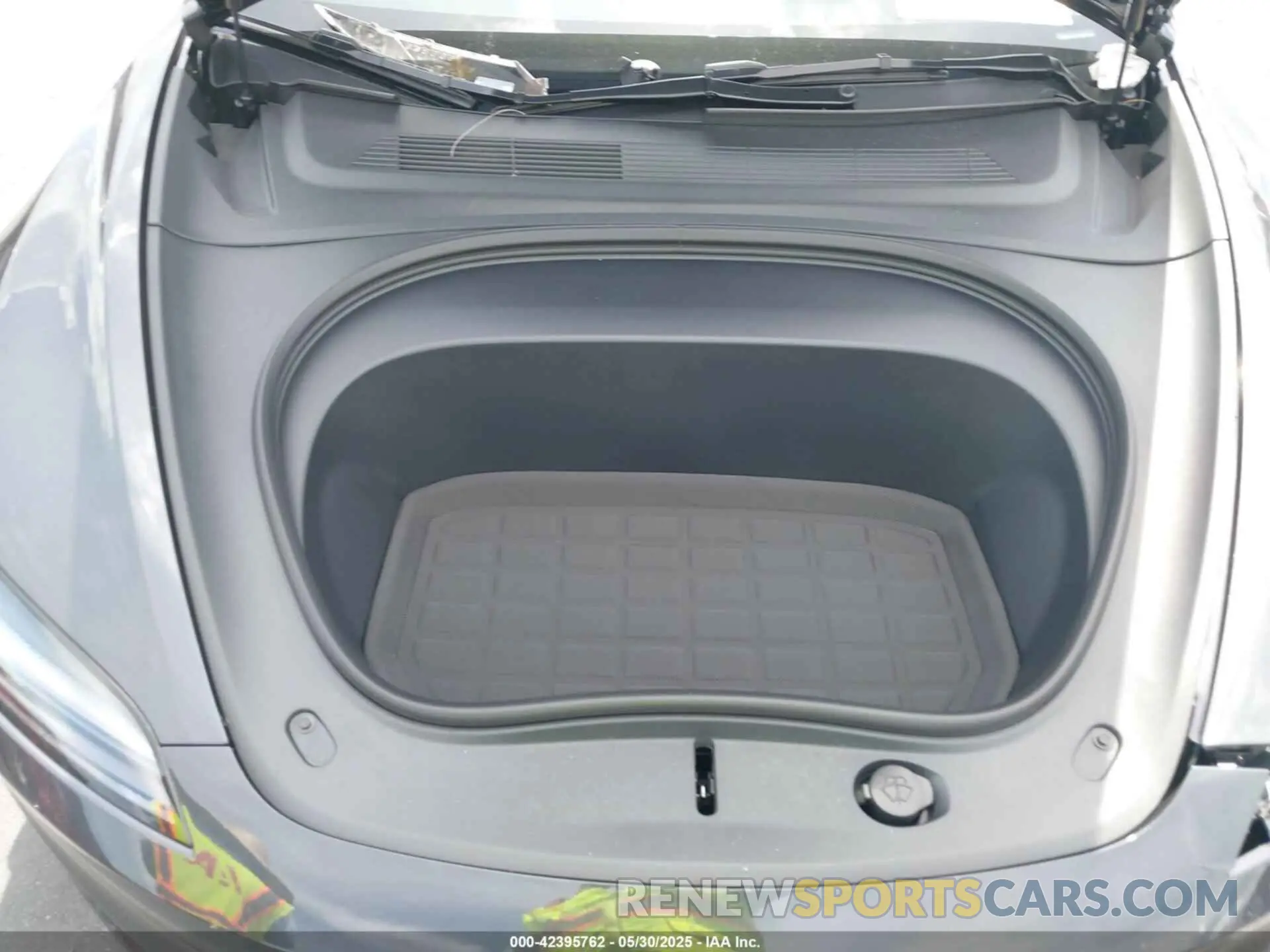 10 Photograph of a damaged car 5YJ3E1EA9SF987532 TESLA MODEL 3 2025