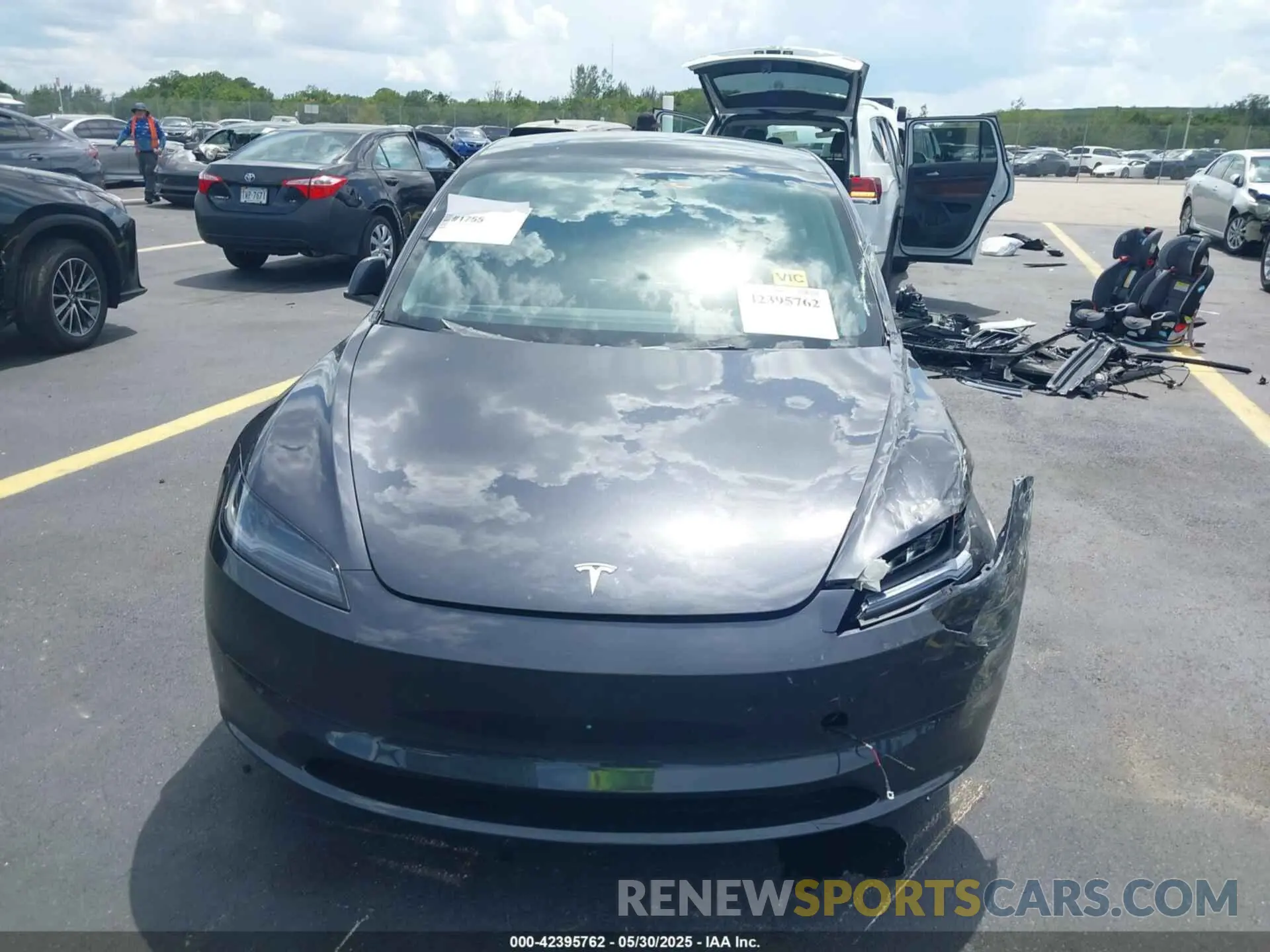 11 Photograph of a damaged car 5YJ3E1EA9SF987532 TESLA MODEL 3 2025