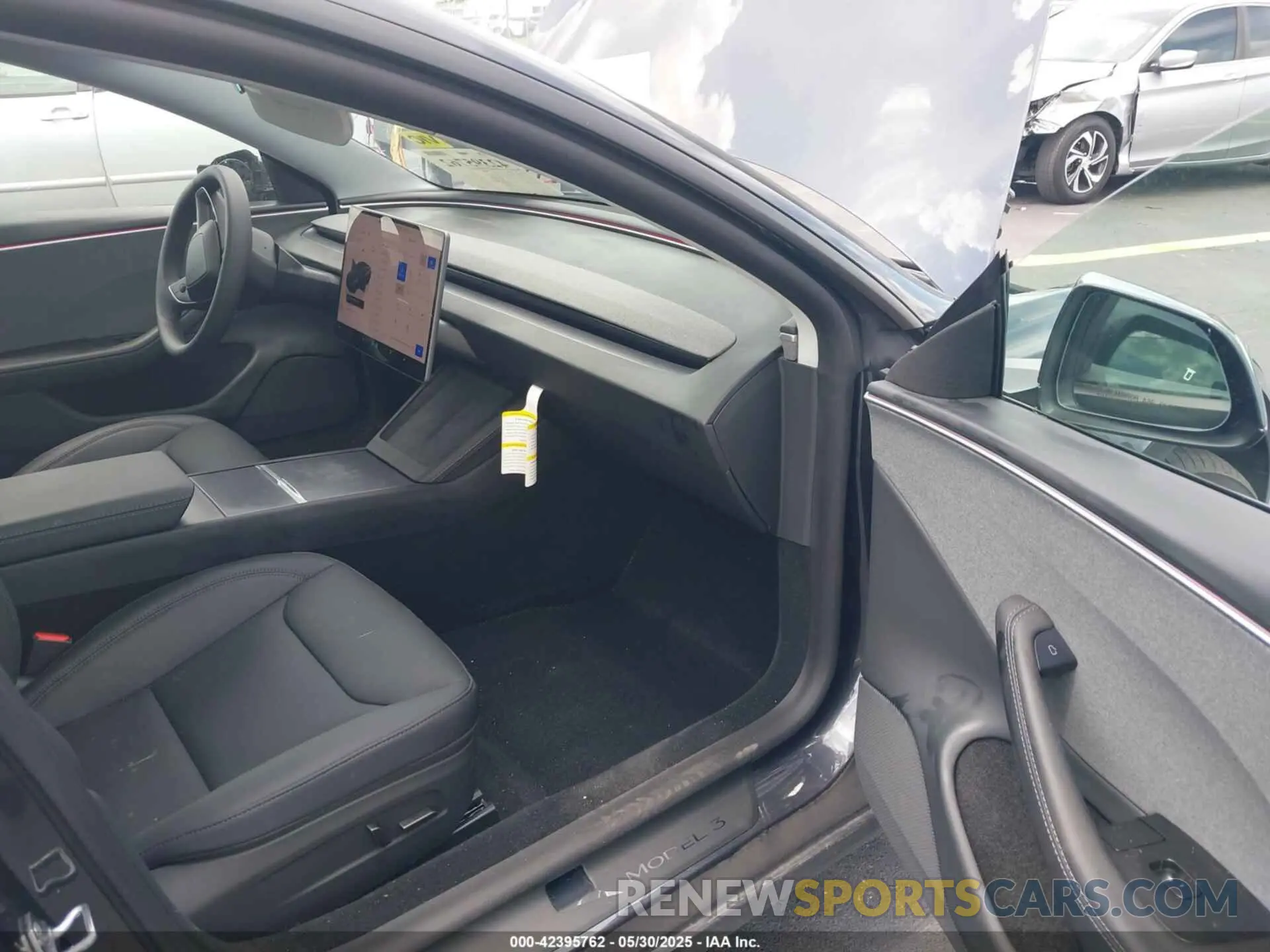 5 Photograph of a damaged car 5YJ3E1EA9SF987532 TESLA MODEL 3 2025