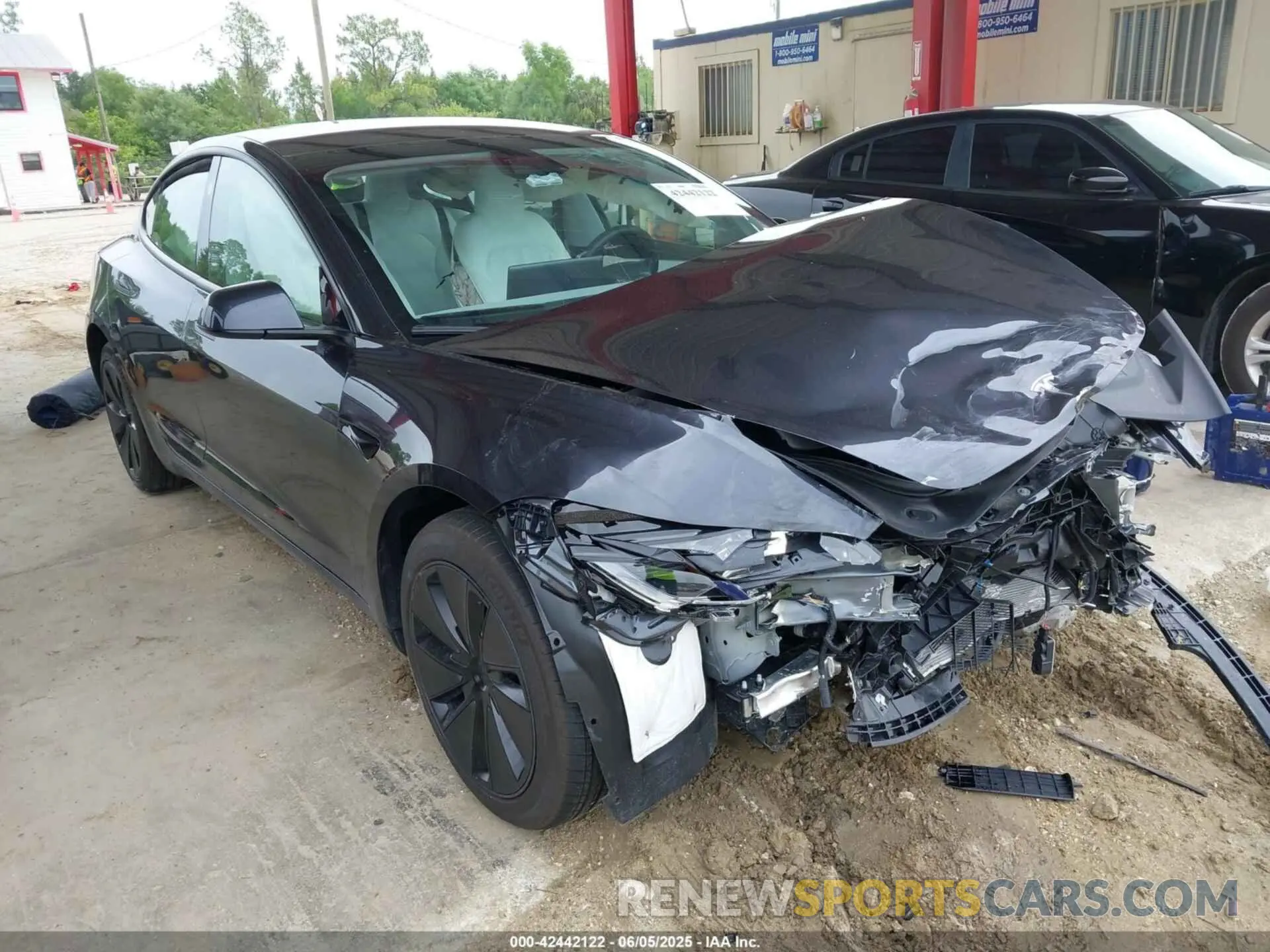 1 Photograph of a damaged car 5YJ3E1EAXSF905176 TESLA MODEL 3 2025