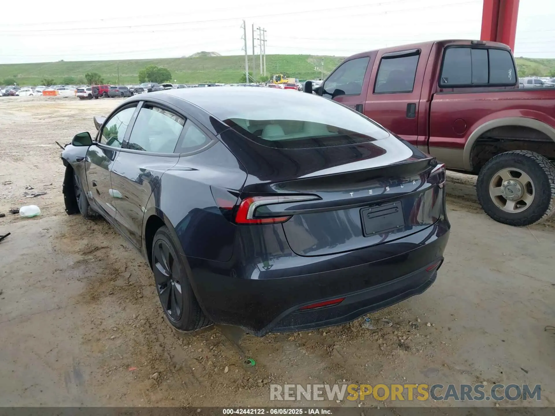 3 Photograph of a damaged car 5YJ3E1EAXSF905176 TESLA MODEL 3 2025