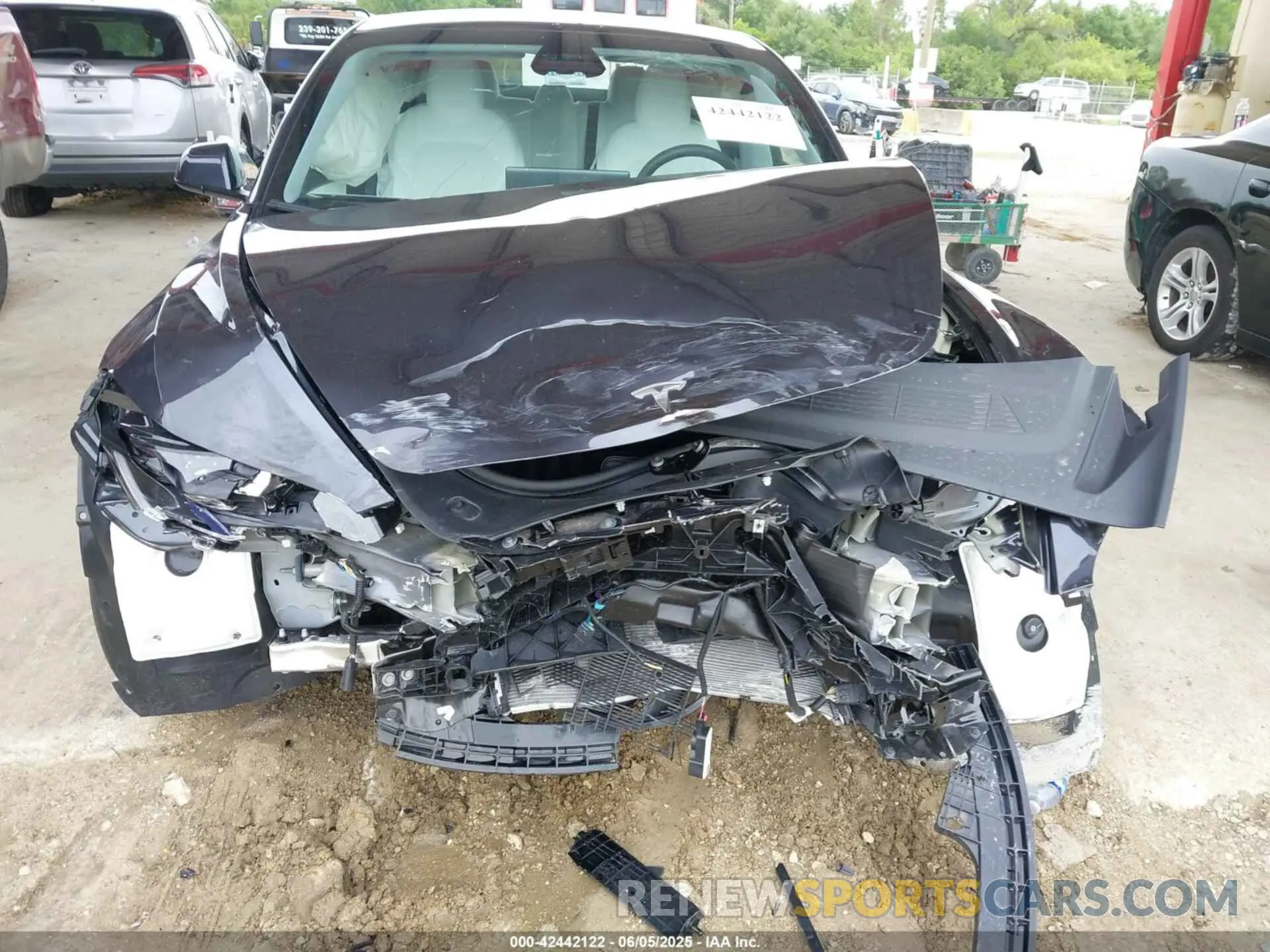 6 Photograph of a damaged car 5YJ3E1EAXSF905176 TESLA MODEL 3 2025