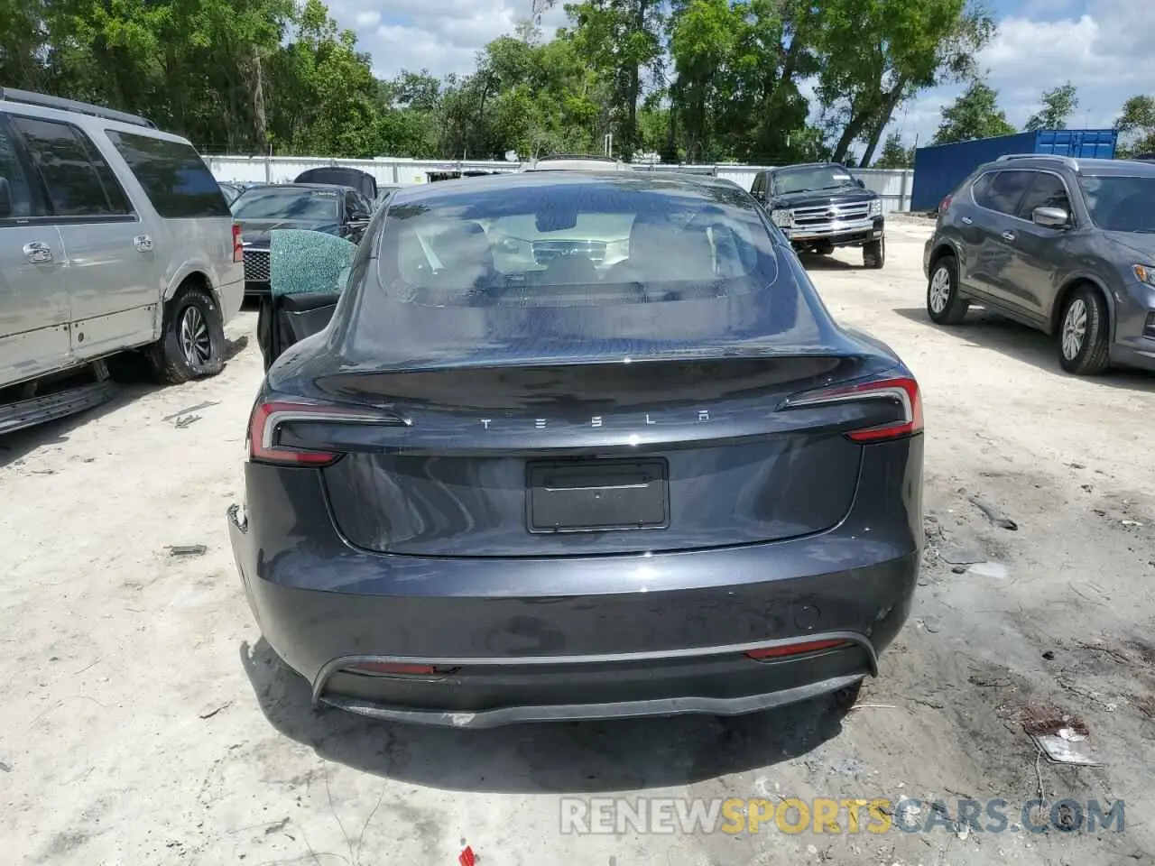 6 Photograph of a damaged car 5YJ3E1EAXSF922964 TESLA MODEL 3 2025