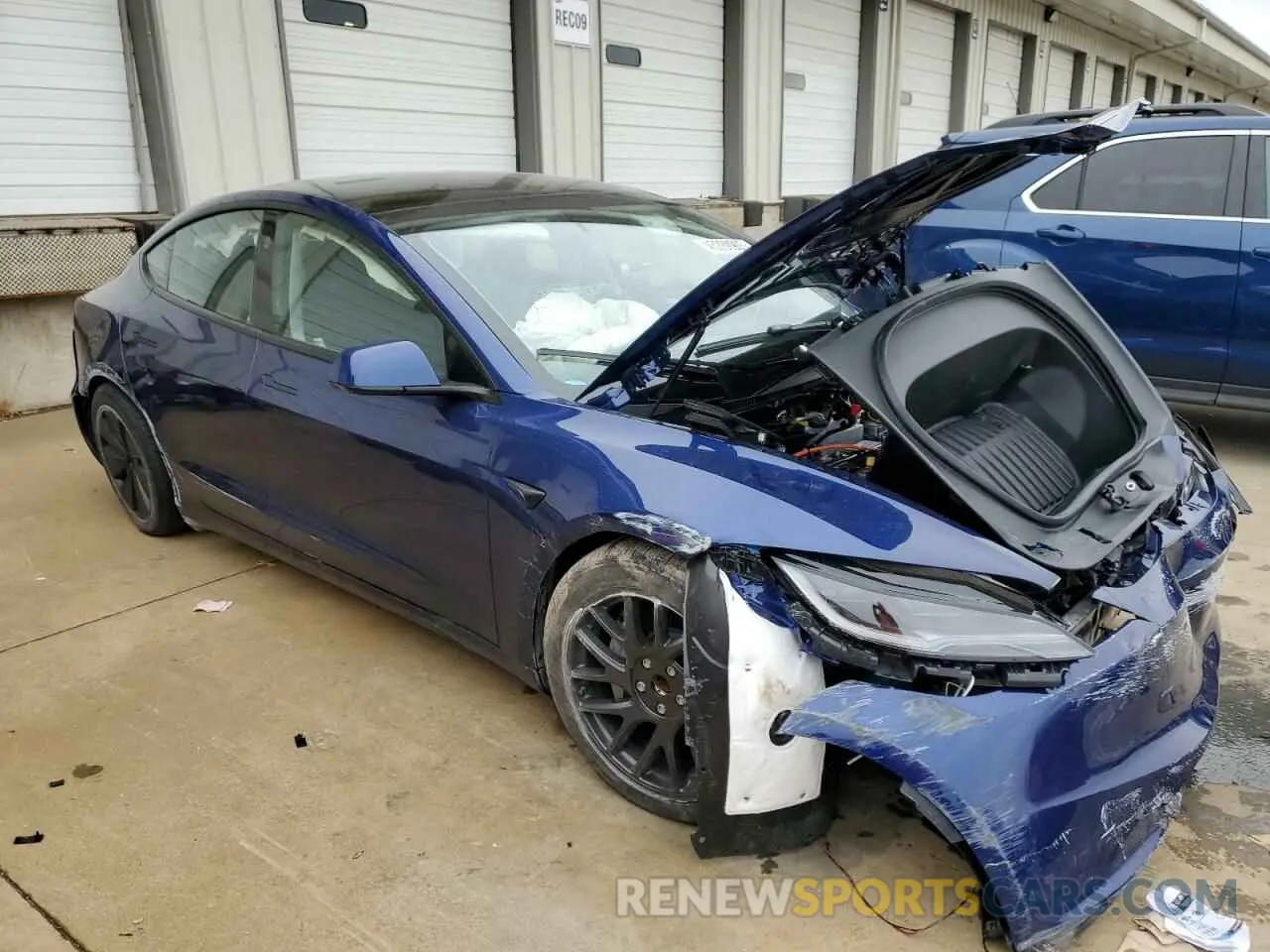 4 Photograph of a damaged car 5YJ3E1EAXSF925301 TESLA MODEL 3 2025