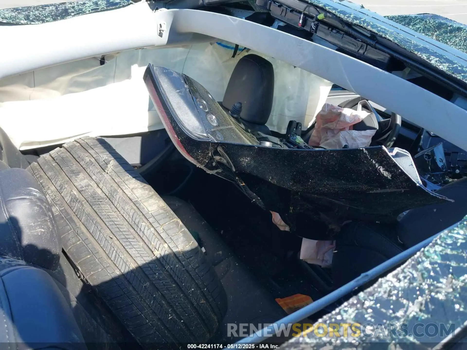 8 Photograph of a damaged car 5YJ3E1EAXSF927128 TESLA MODEL 3 2025