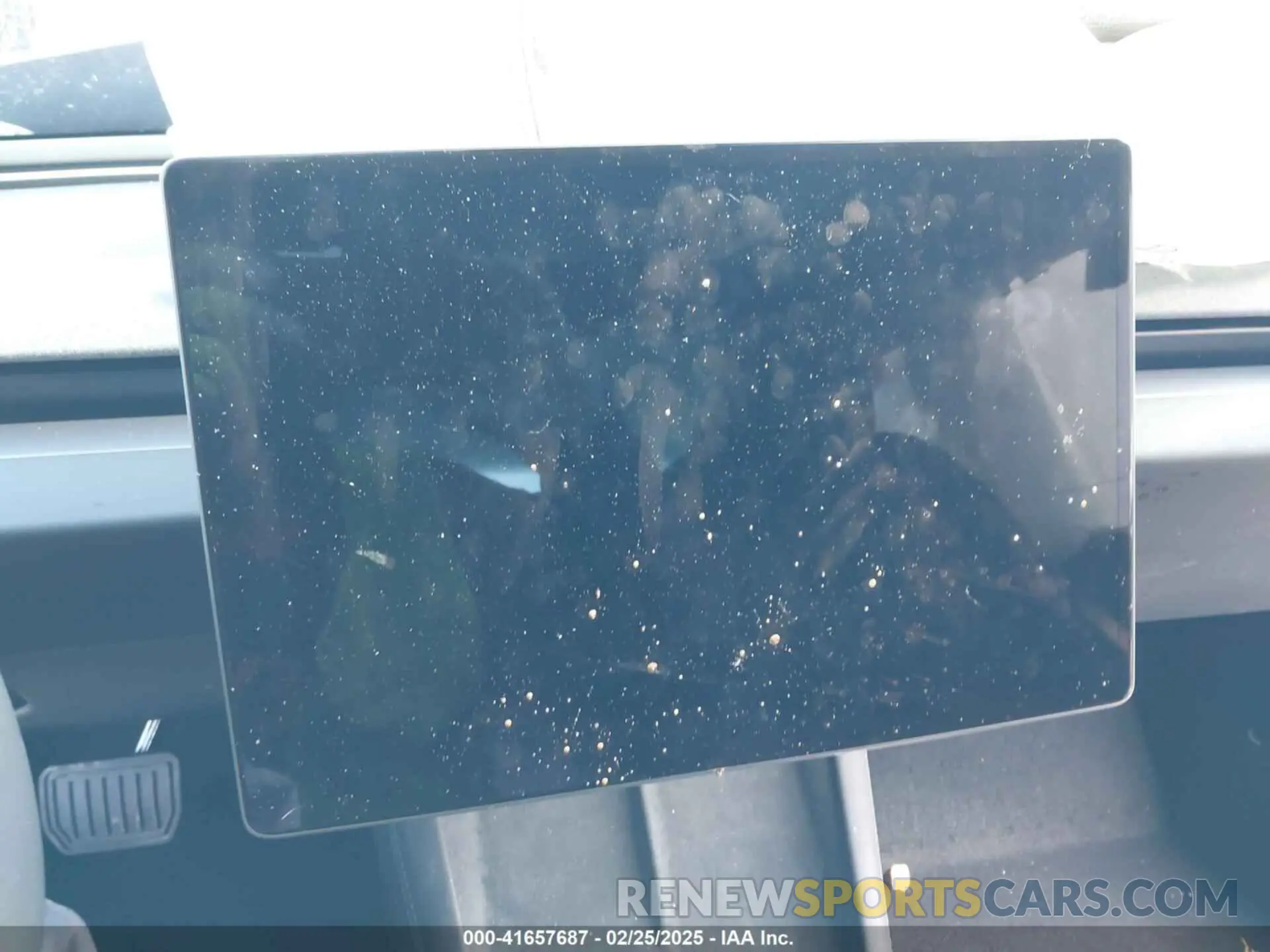 15 Photograph of a damaged car 5YJ3E1EAXSF932832 TESLA MODEL 3 2025