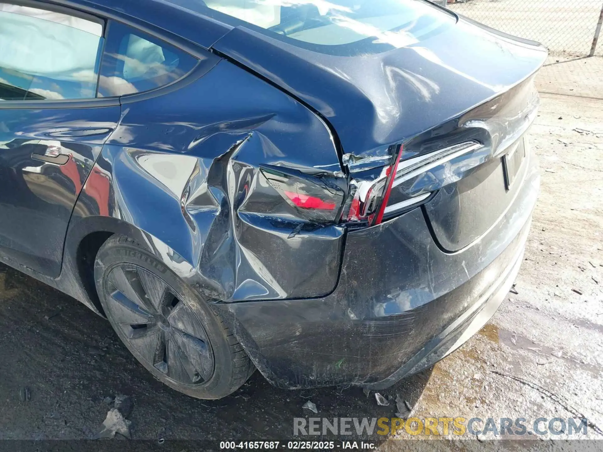 6 Photograph of a damaged car 5YJ3E1EAXSF932832 TESLA MODEL 3 2025