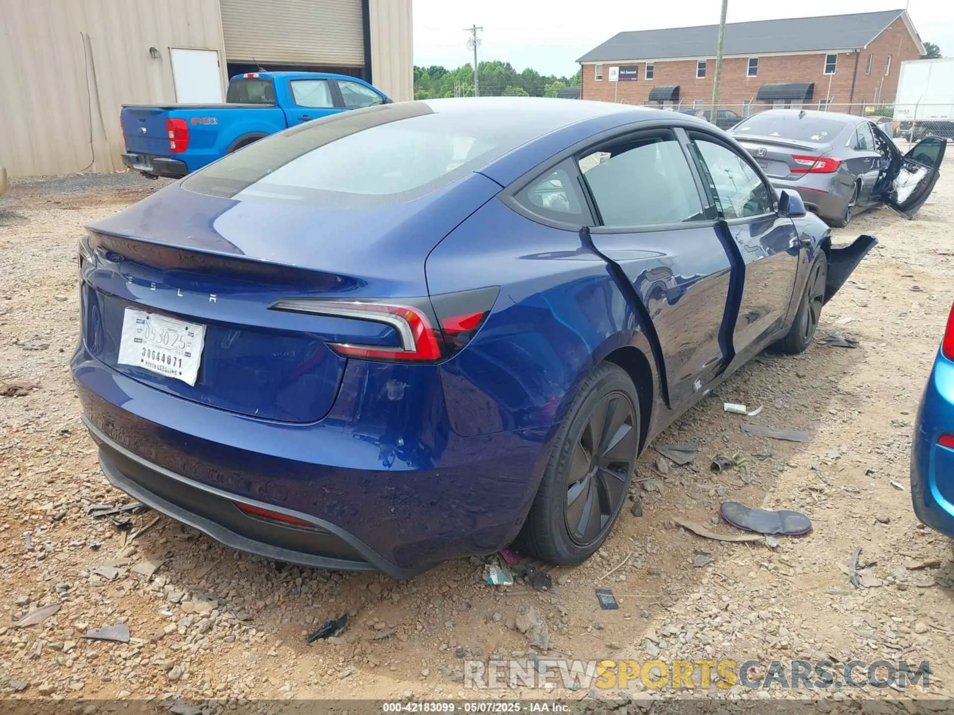 4 Photograph of a damaged car 5YJ3E1EAXSF976457 TESLA MODEL 3 2025