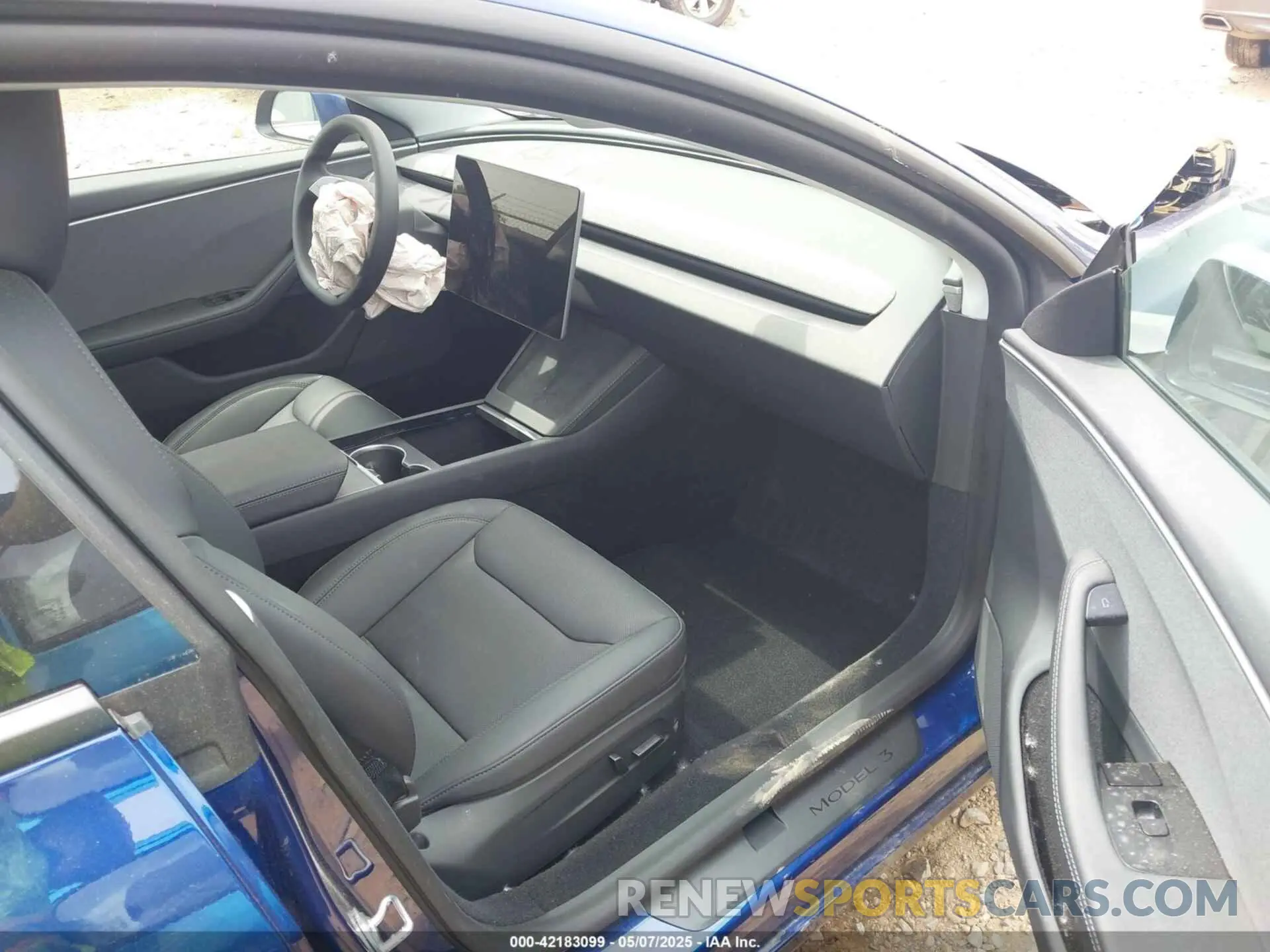 5 Photograph of a damaged car 5YJ3E1EAXSF976457 TESLA MODEL 3 2025