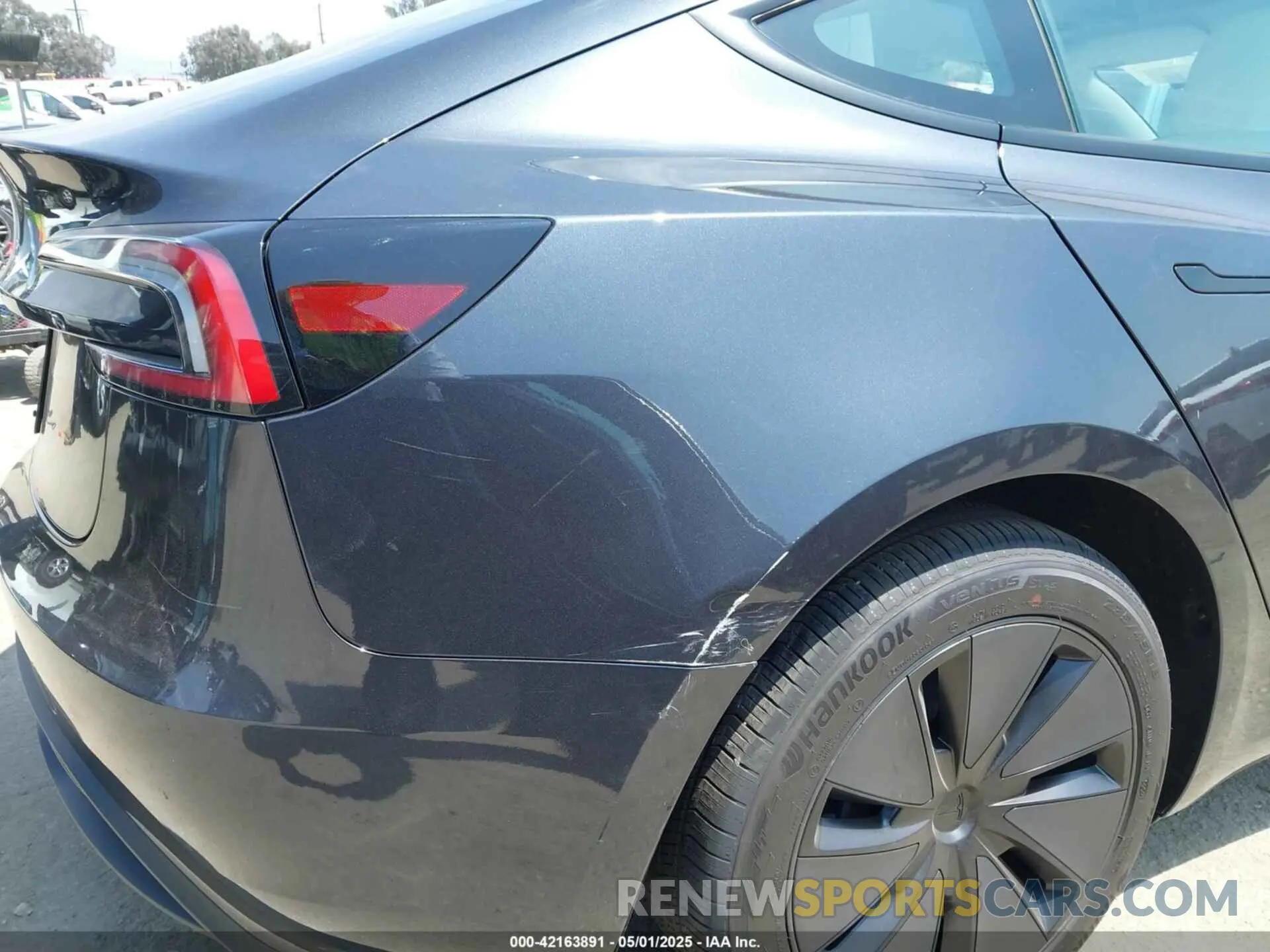 19 Photograph of a damaged car 5YJ3E1EAXSF983053 TESLA MODEL 3 2025