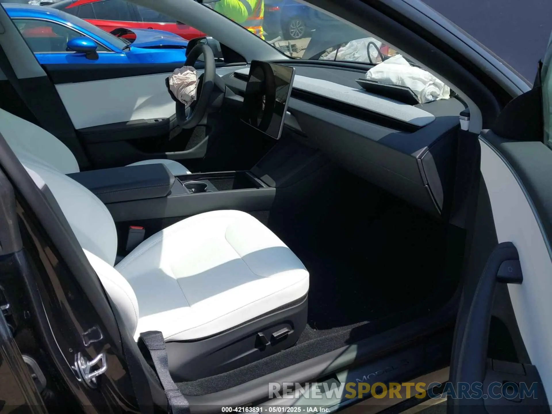 5 Photograph of a damaged car 5YJ3E1EAXSF983053 TESLA MODEL 3 2025